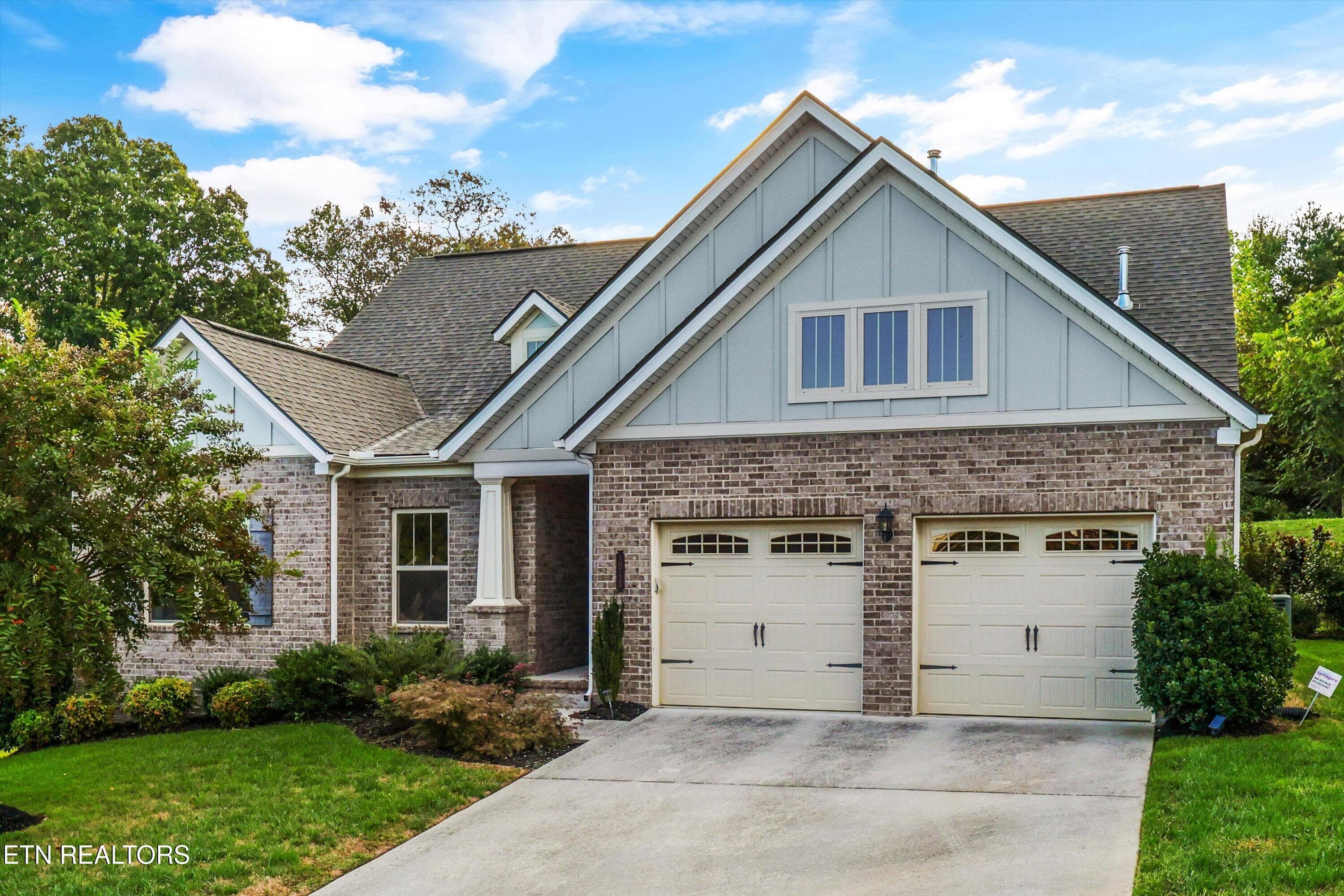 10720 Hunters Knoll Lane, Knoxville, TN 37932