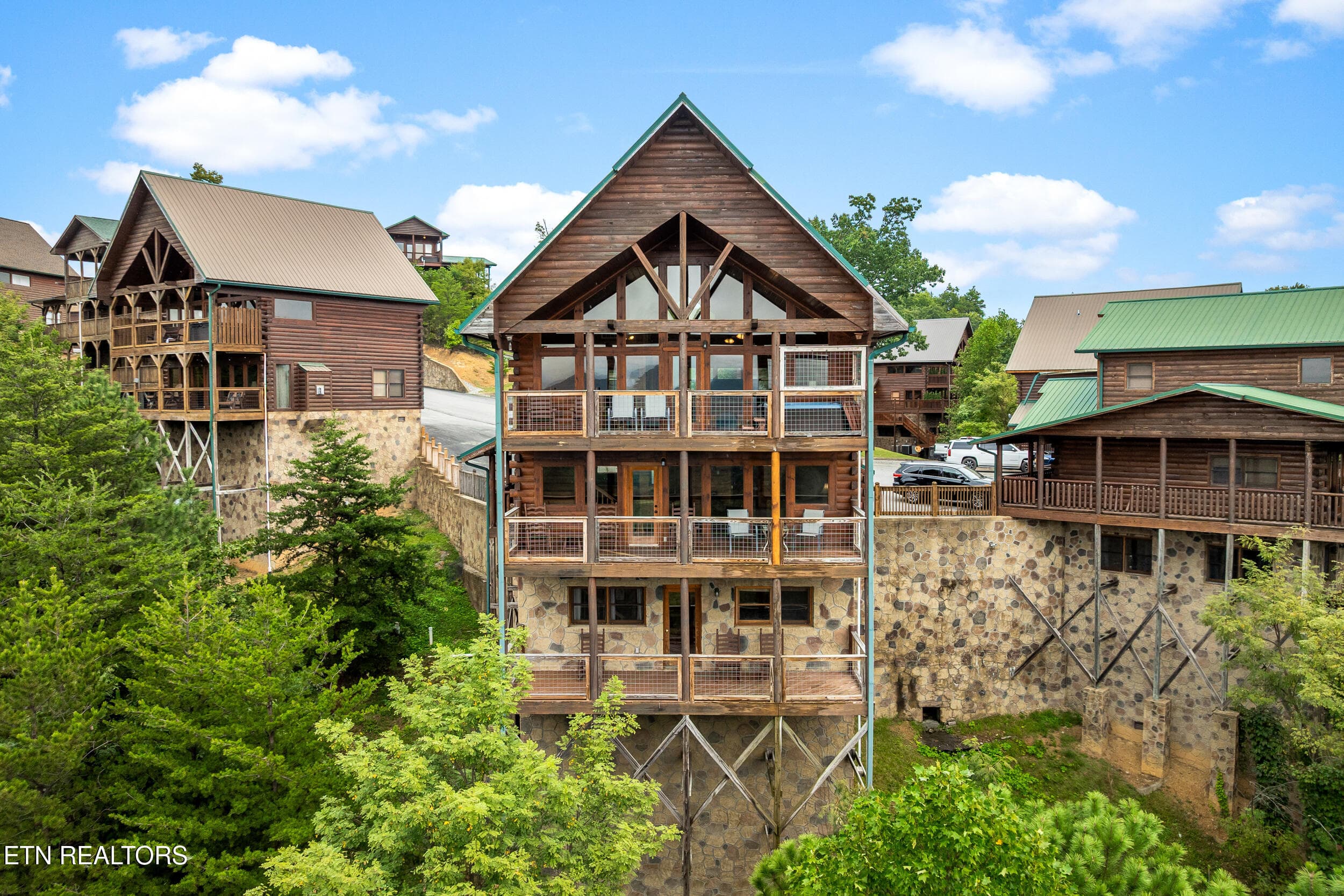 2422 breezy ridge dr-4 - 2422 Breezy Ridge Drive, Sevierville, TN 37876, Sevierville
