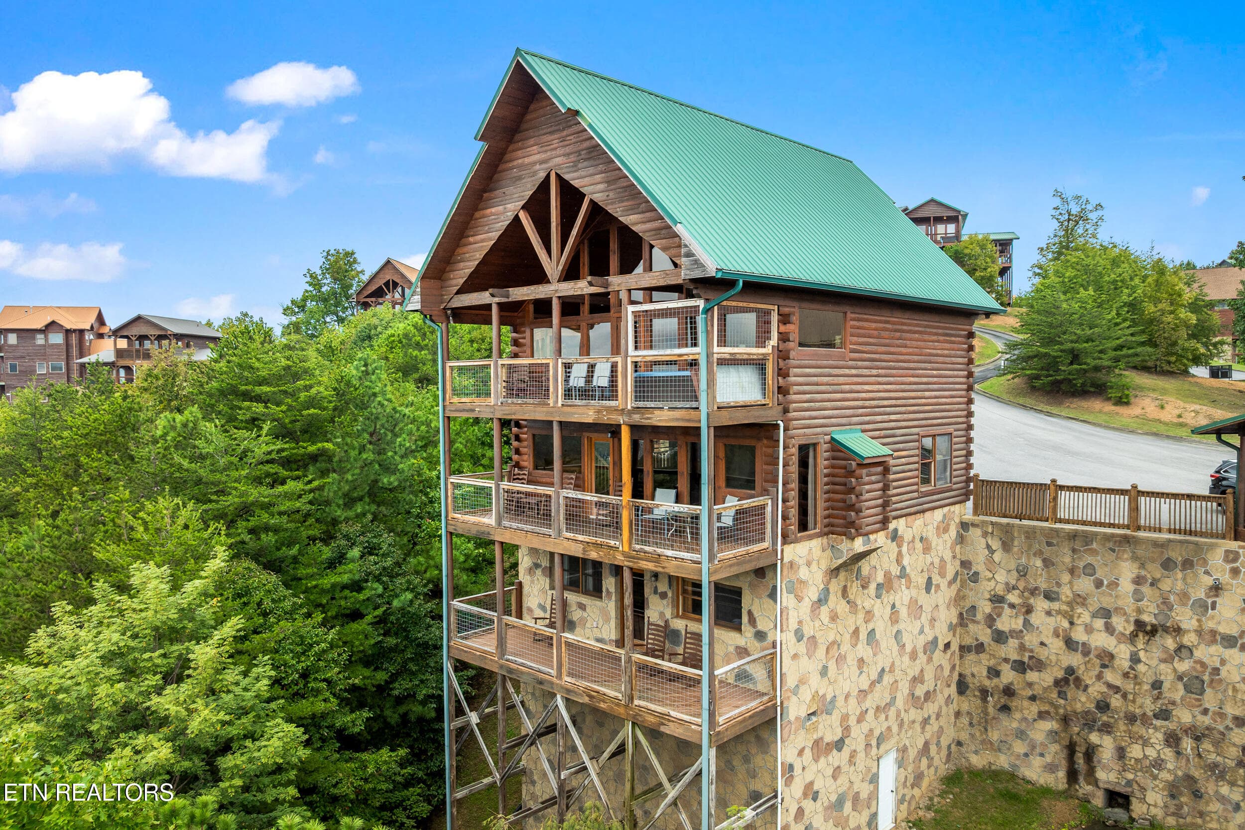 2422 breezy ridge dr-5 - 2422 Breezy Ridge Drive, Sevierville, TN 37876, Sevierville