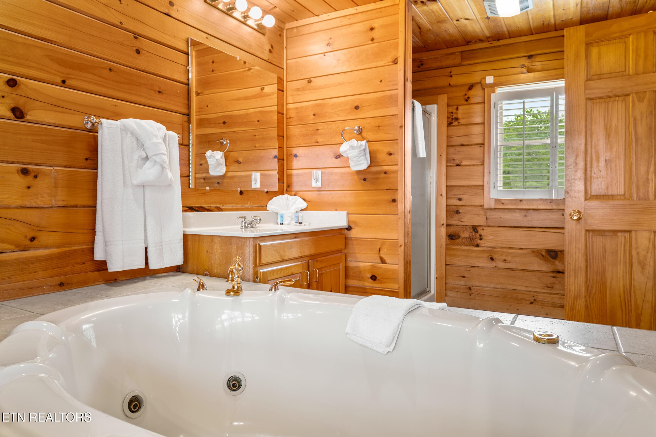 2422 breezy ridge dr-34 - 2422 Breezy Ridge Drive, Sevierville, TN 37876, Sevierville