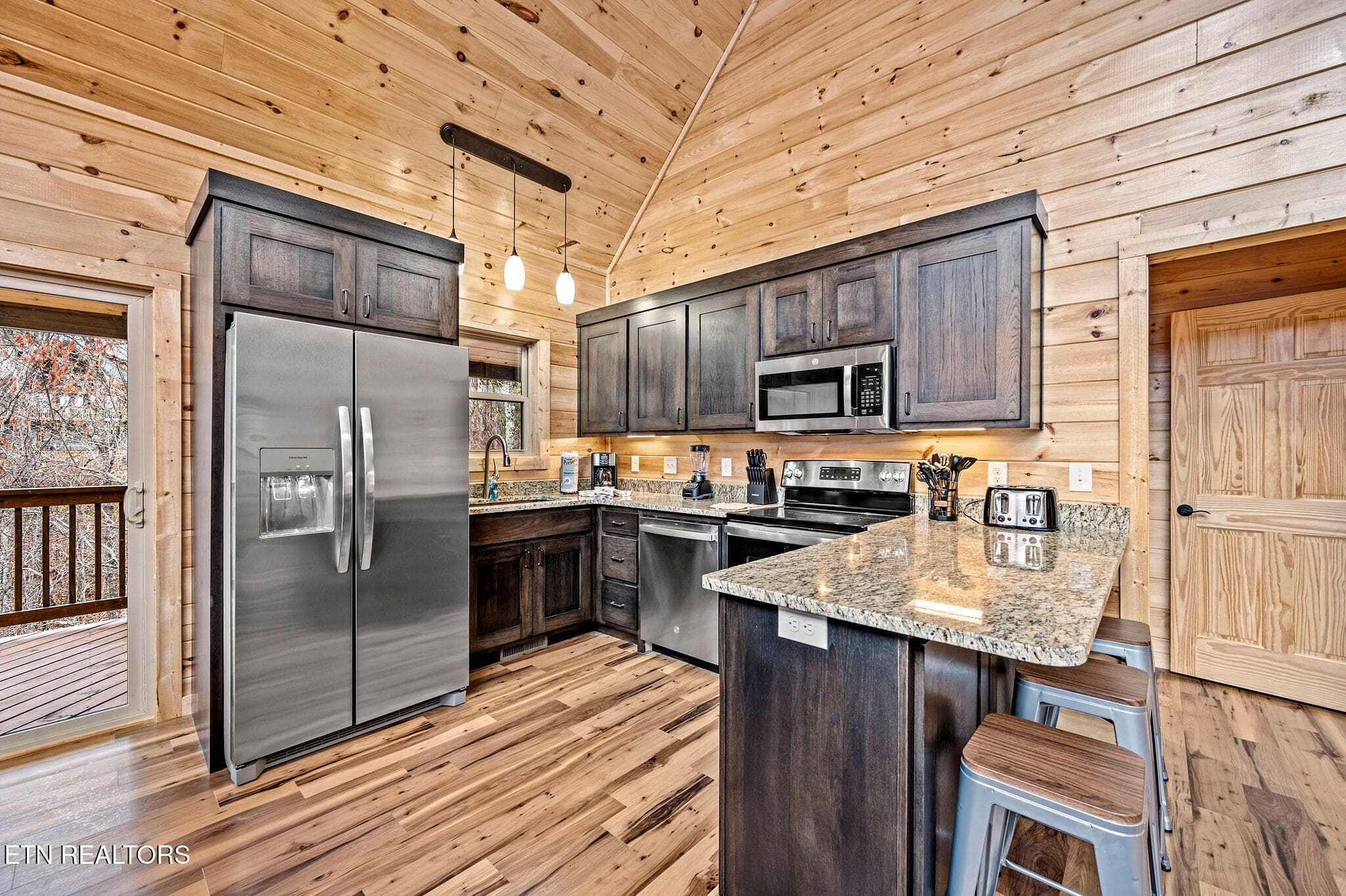 esr-bear-mountain-retreat-5776 - 2184 Beach Front Drive, Sevierville, TN 37876, Sevierville