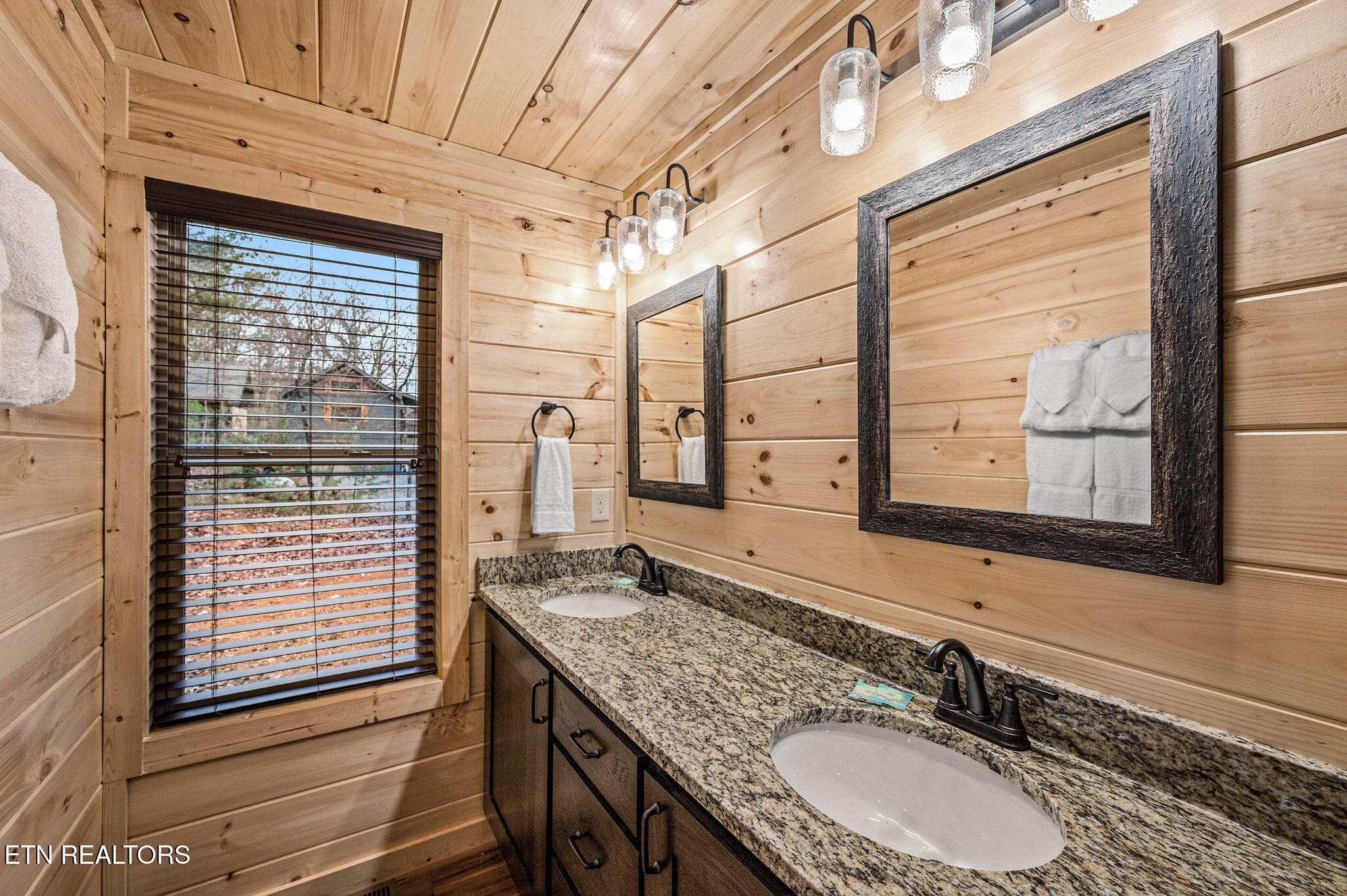 esr-bear-mountain-retreat-5857 - 2184 Beach Front Drive, Sevierville, TN 37876, Sevierville