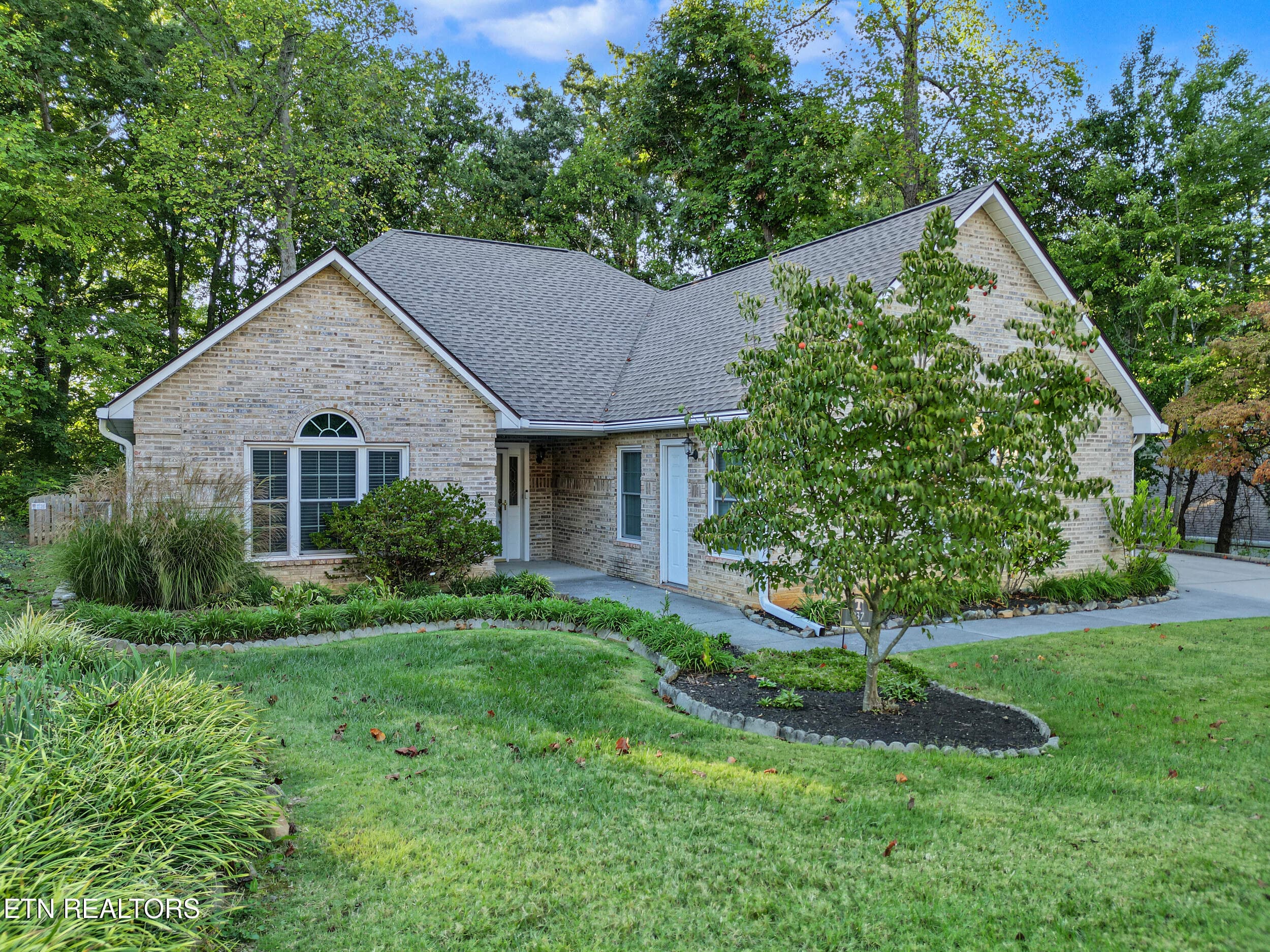 937 Saint Johns Drive, Maryville, TN 37801