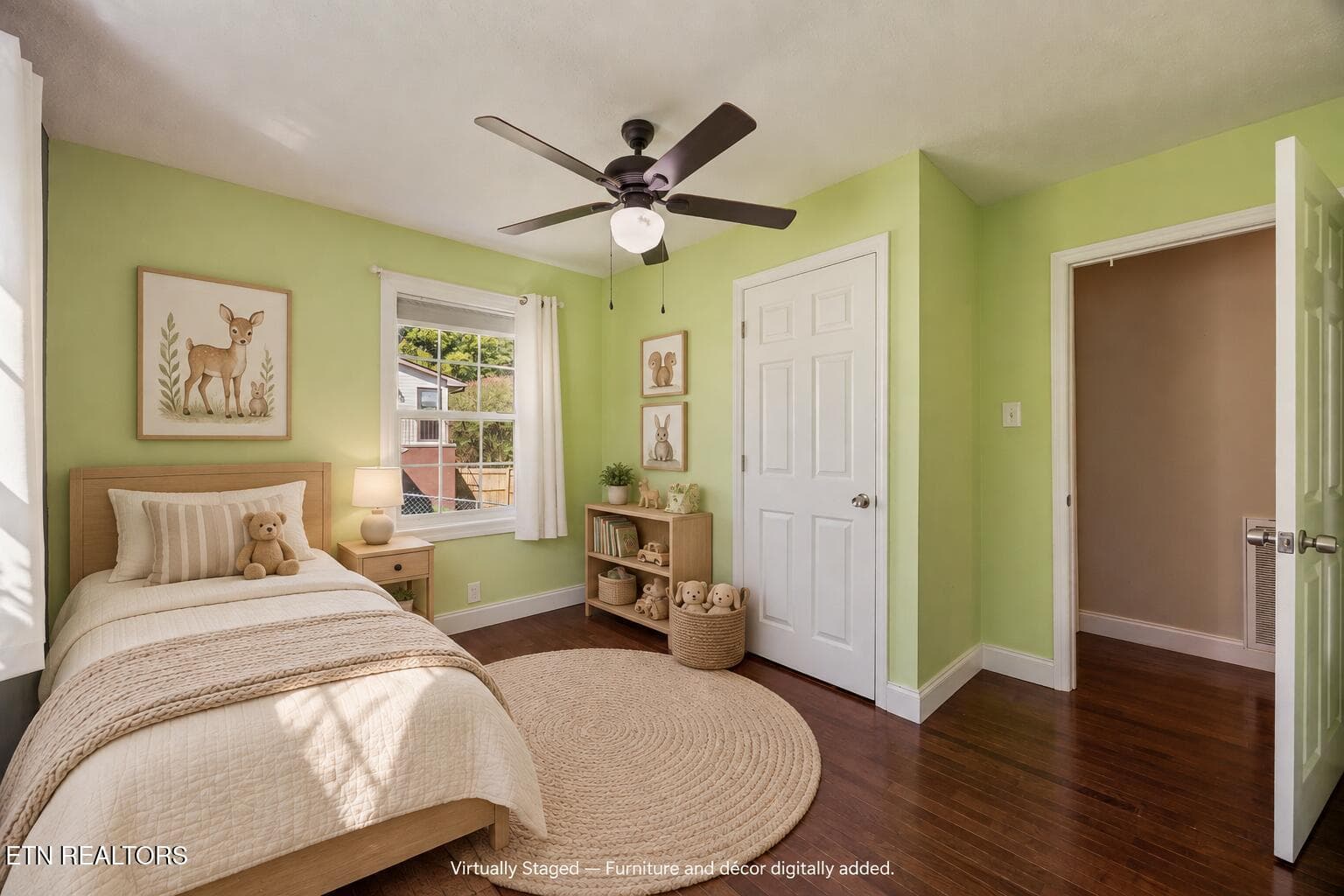 Cozy green twin bedroom - 4300 Browder Hollow Rd, Lenoir City, TN 37771, Lenoir City