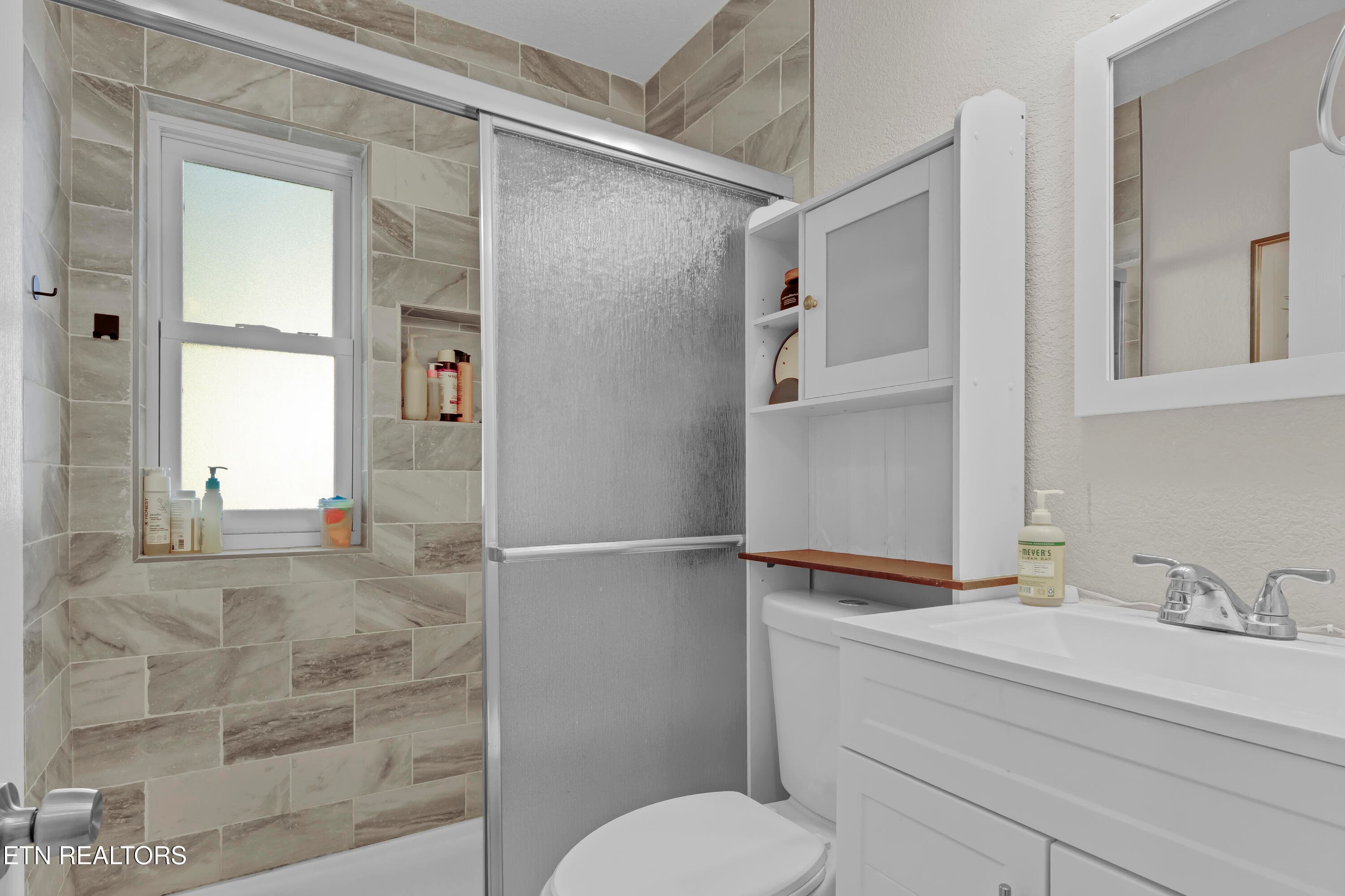 Bathroom - 604 Florida Ave, Oak Ridge, TN 37830, Oak Ridge