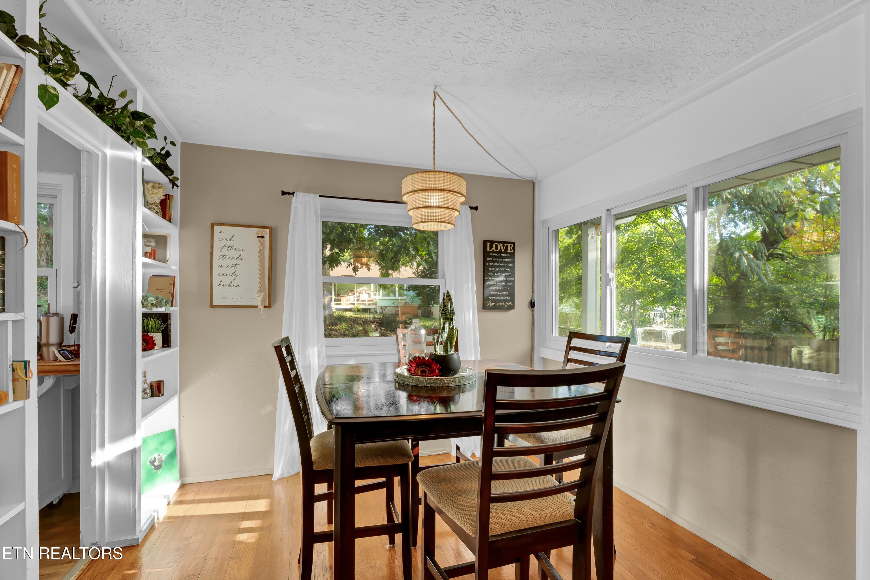Dining - 604 Florida Ave, Oak Ridge, TN 37830, Oak Ridge