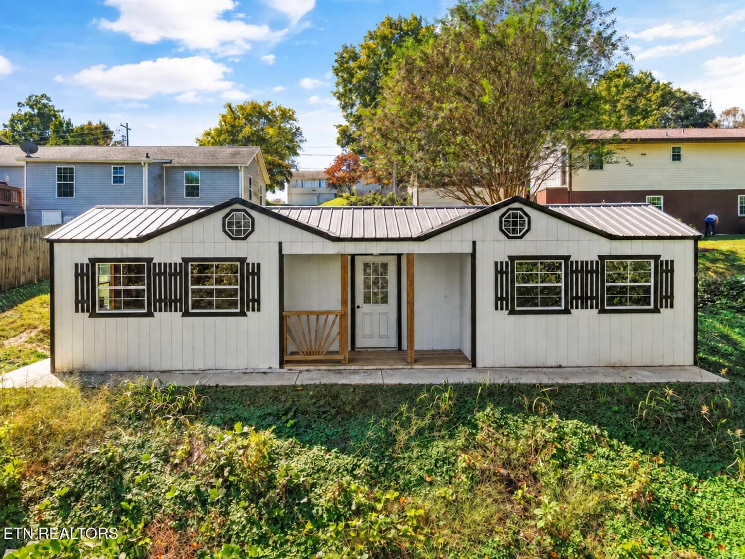 Quiet house porch amid greenery - 4300 Browder Hollow Rd, Lenoir City, TN 37771, Lenoir City
