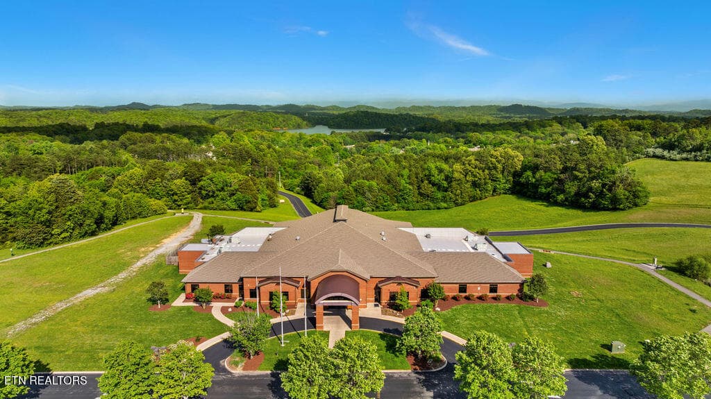 Fitness Center - 631 Tanasi Lane, Loudon, TN 37774, Loudon