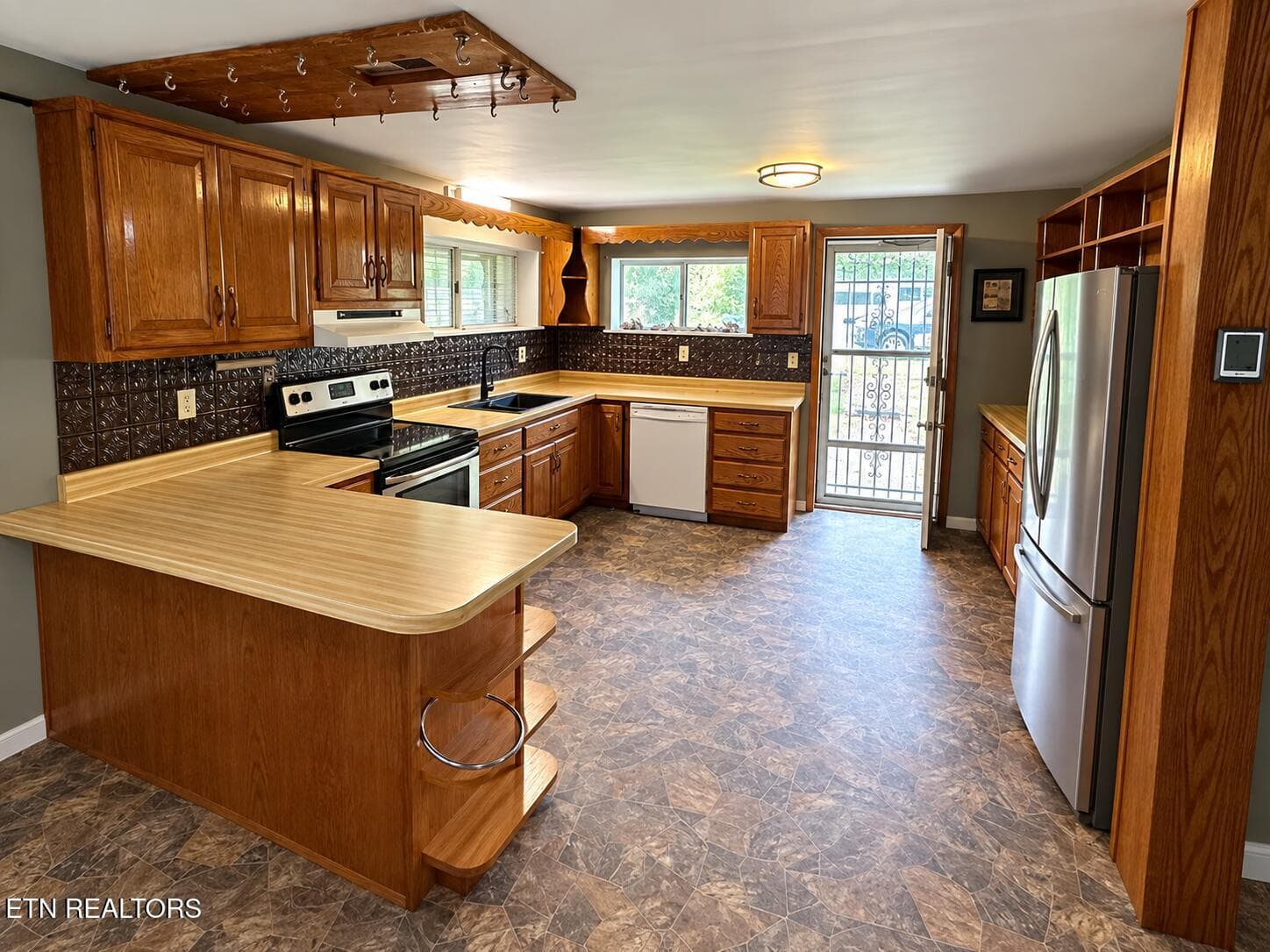 Kitchen - 339 Dividing Ridge Rd, Speedwell, TN 37870, Speedwell