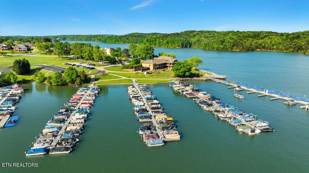Yacht Club Marina - 631 Tanasi Lane, Loudon, TN 37774, Loudon