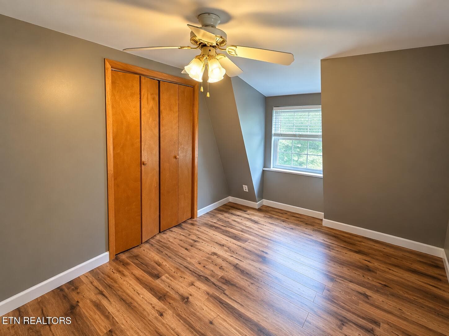 Upstairs Bedroom 1 - 339 Dividing Ridge Rd, Speedwell, TN 37870, Speedwell
