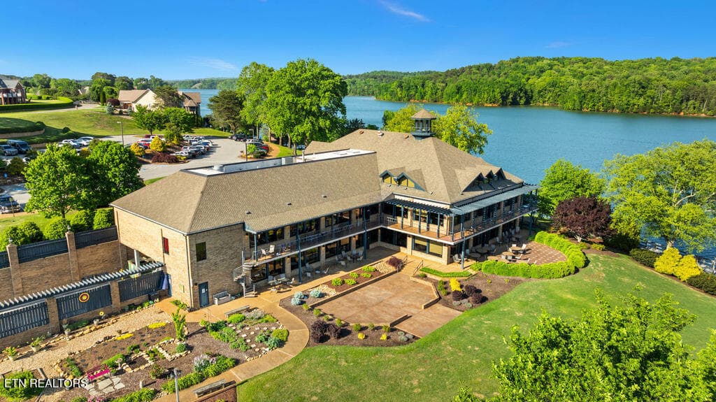 Yacht Club - 631 Tanasi Lane, Loudon, TN 37774, Loudon