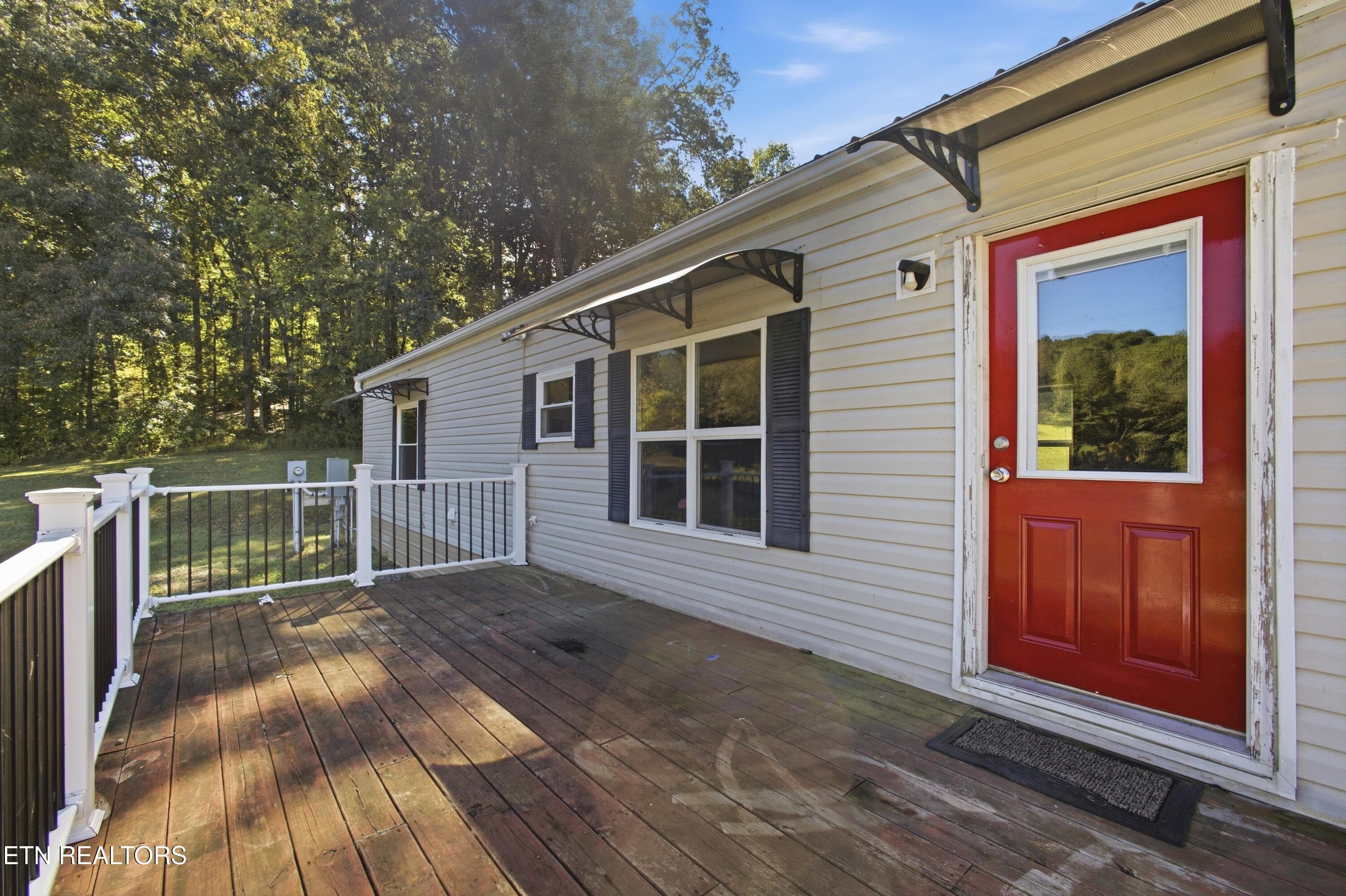 front porch - 198 Crabtree Hollow Rd, Ten Mile, TN 37880, Ten Mile