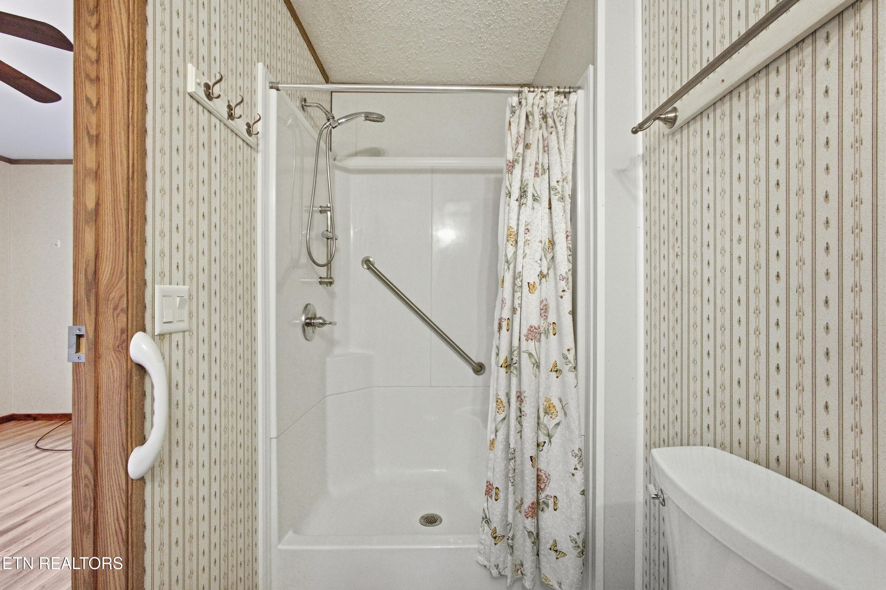 bathroom 2 - 198 Crabtree Hollow Rd, Ten Mile, TN 37880, Ten Mile