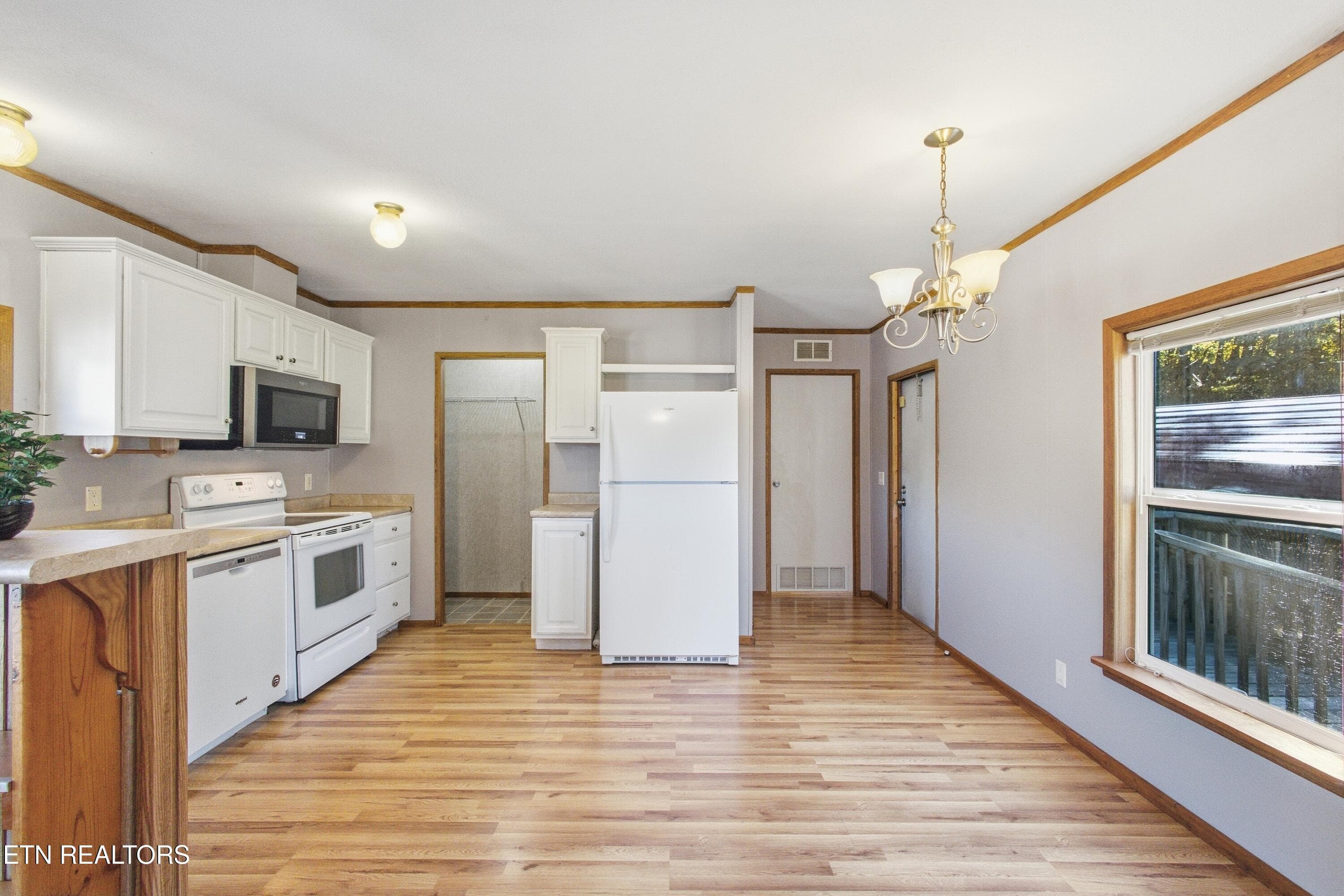 kitchen - 198 Crabtree Hollow Rd, Ten Mile, TN 37880, Ten Mile