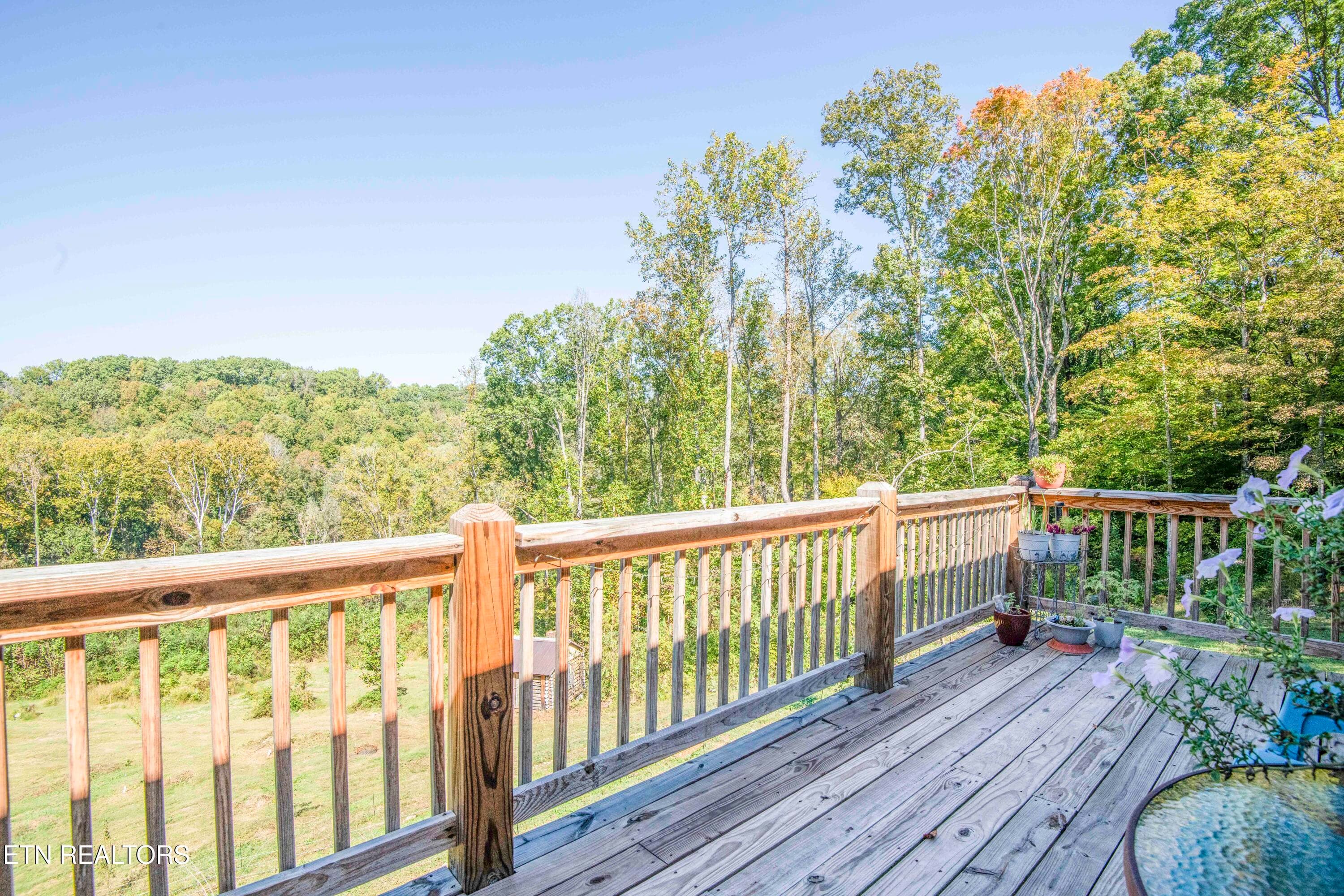 deck 3_1 - 155 Lakeview Circle, Clinton, TN 37716