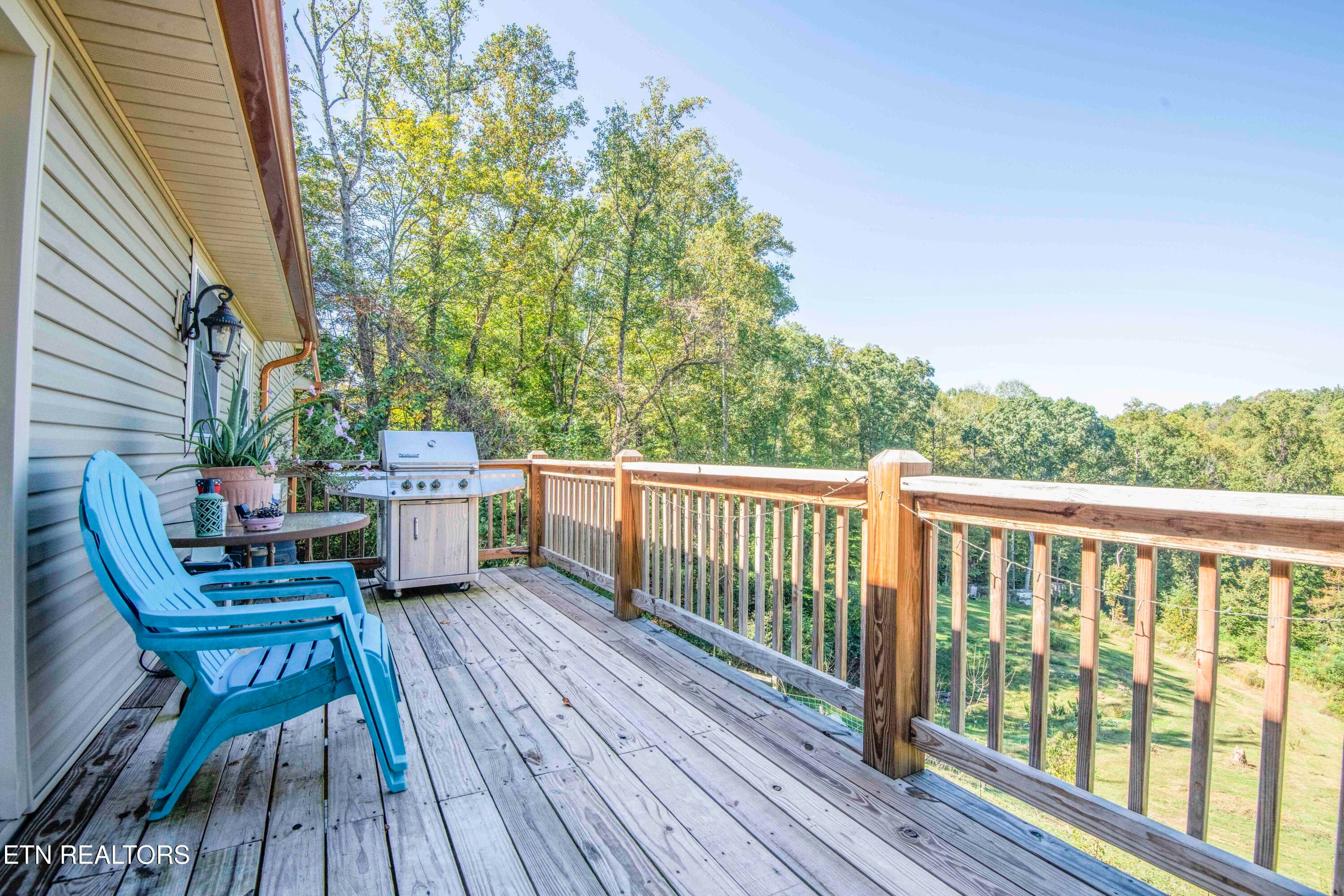 deck 5_1 - 155 Lakeview Circle, Clinton, TN 37716