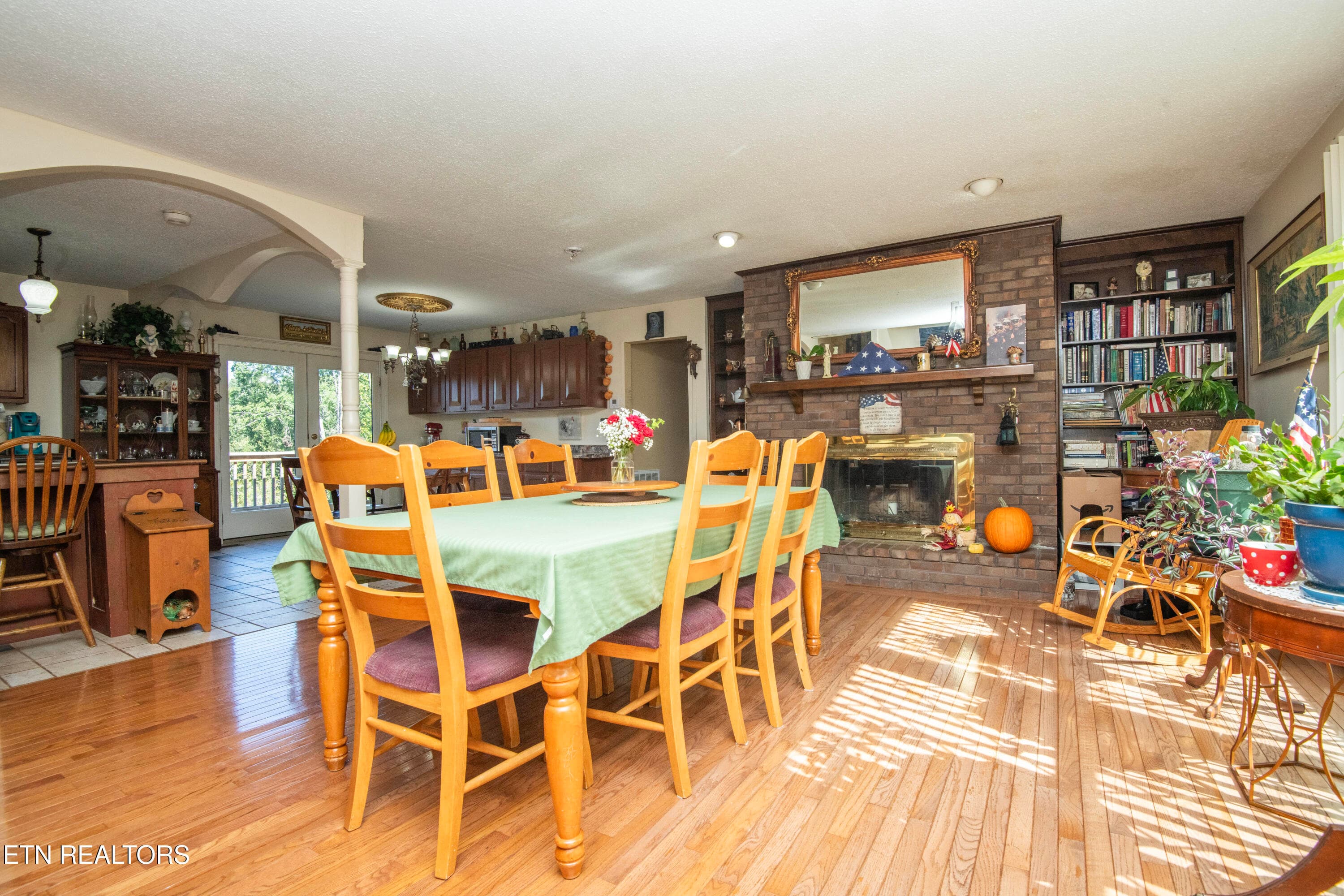 dining 1 - 155 Lakeview Circle, Clinton, TN 37716