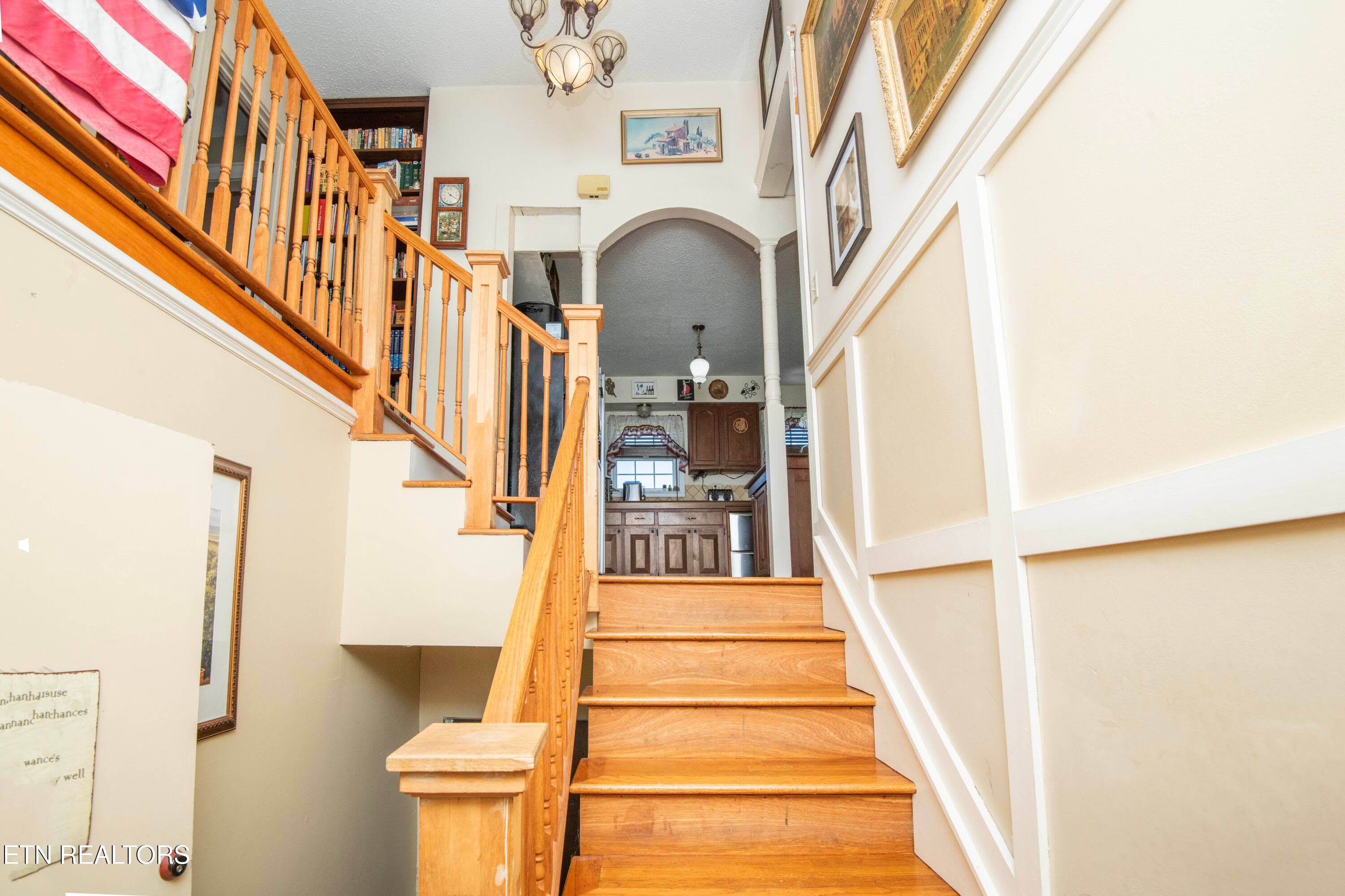 foyer - 155 Lakeview Circle, Clinton, TN 37716