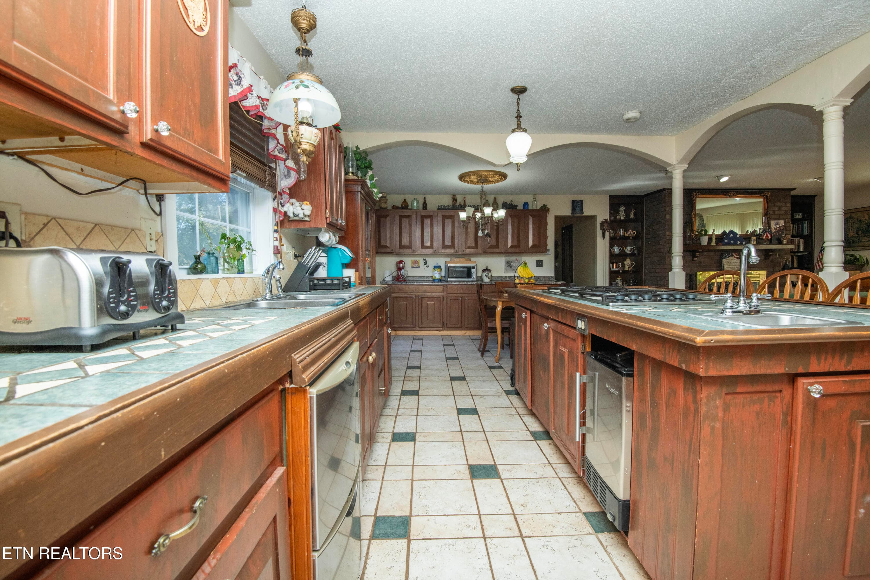 kitchen 3 - 155 Lakeview Circle, Clinton, TN 37716