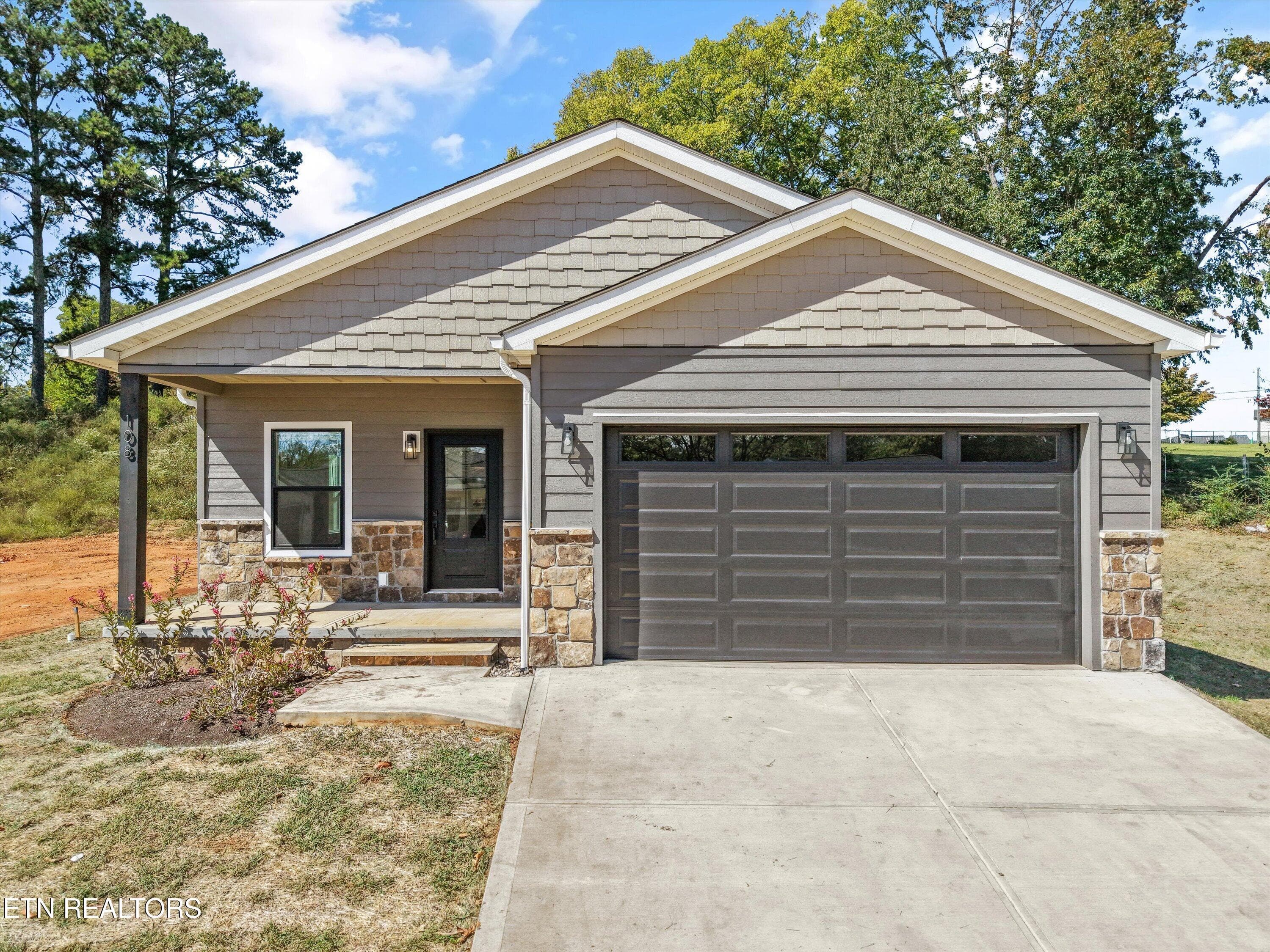 108 Federal Ferry Circle, Vonore, TN 37885