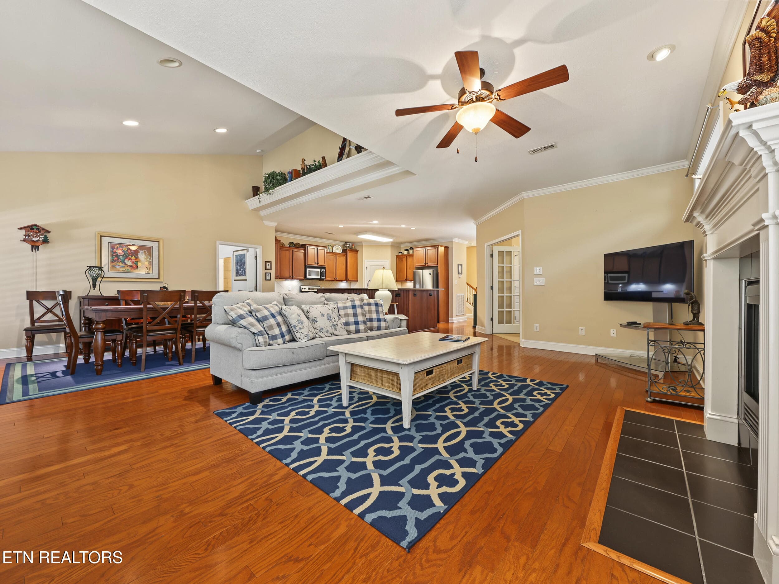 Living Room - 5090 Dovewood Way 6, Knoxville, TN 37918, Knoxville