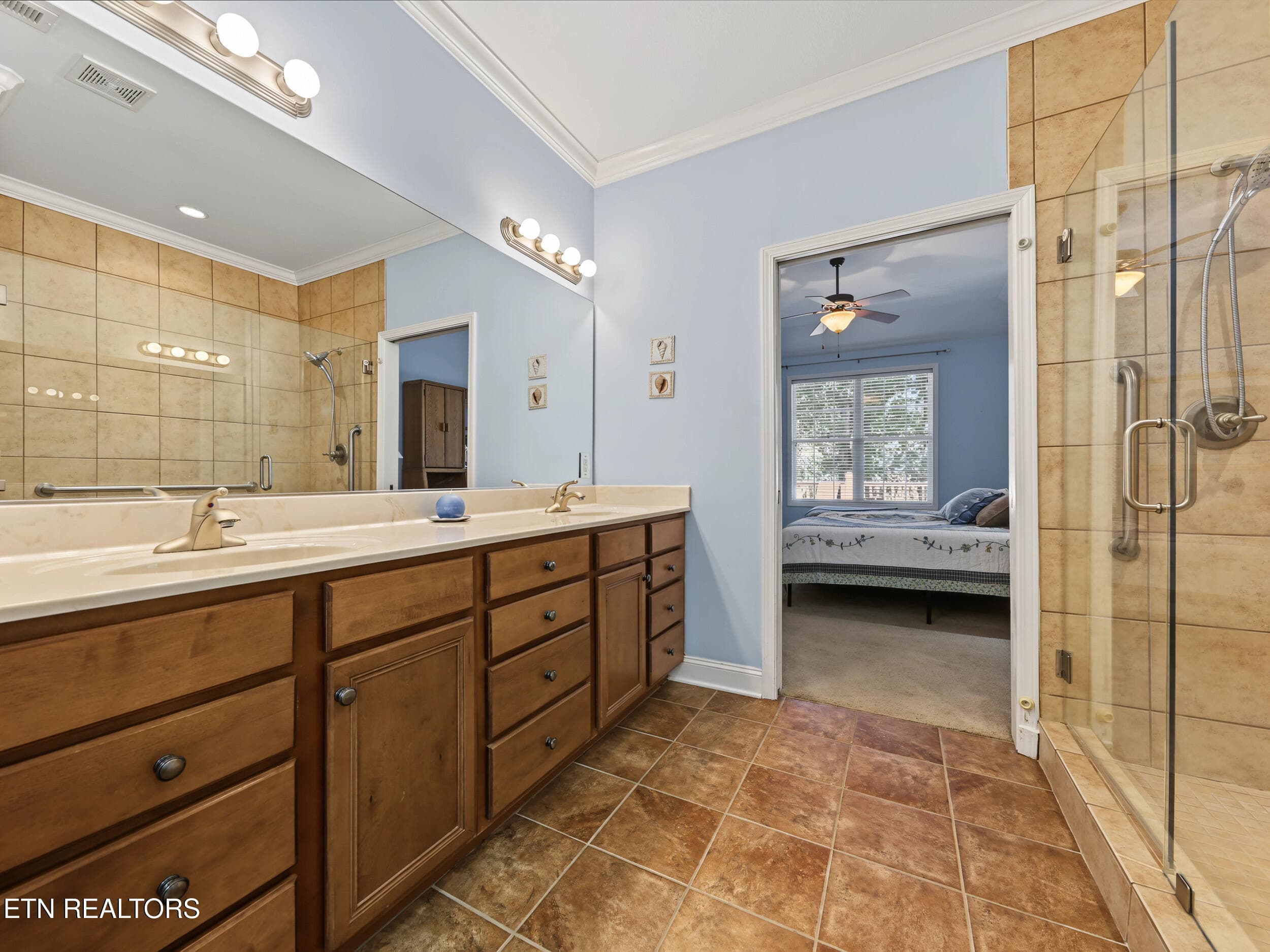 Primary Bathroom - 5090 Dovewood Way 6, Knoxville, TN 37918, Knoxville