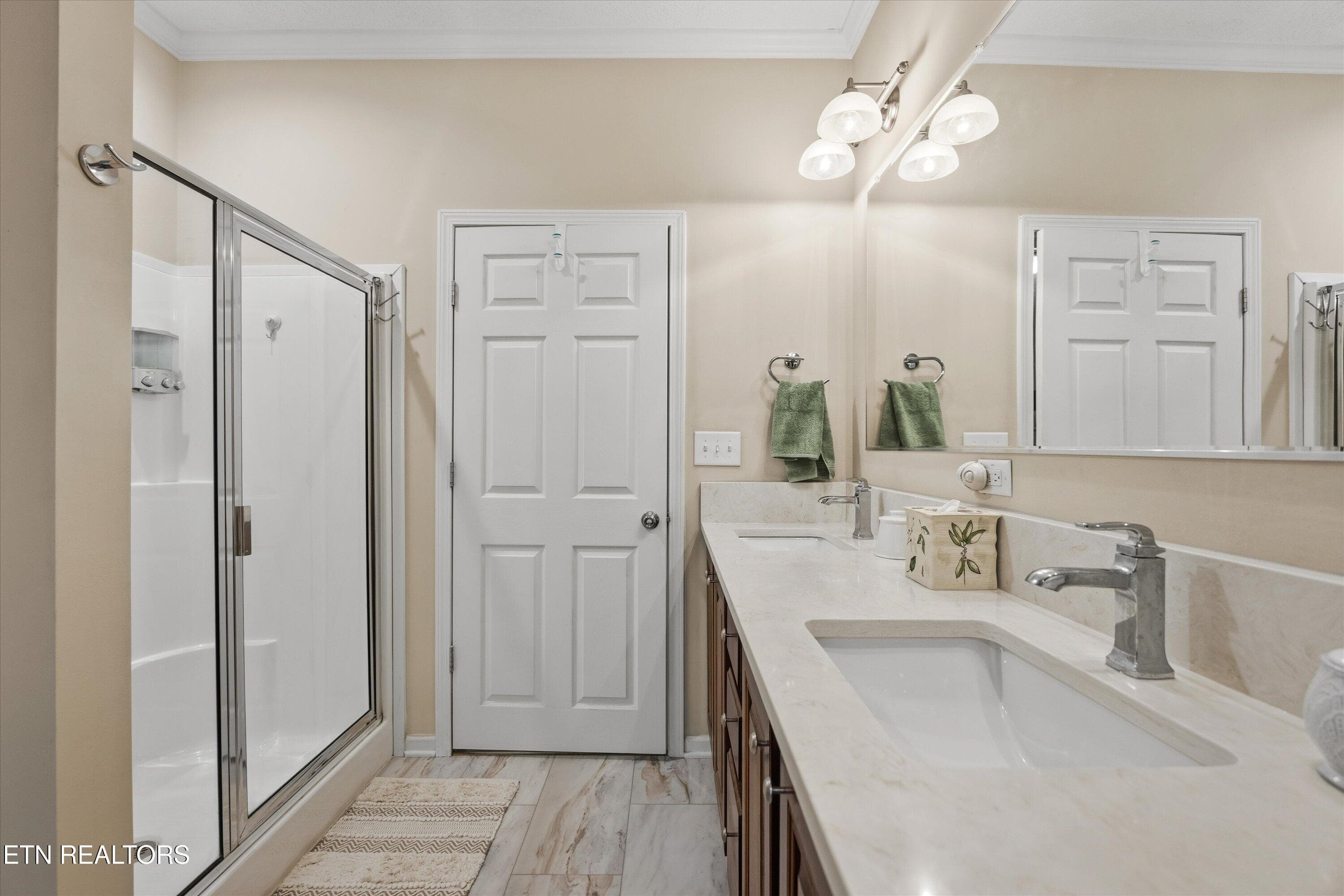 Dual vanity - 4350 Get Good Hollow Rd, Loudon, TN 37774, Loudon