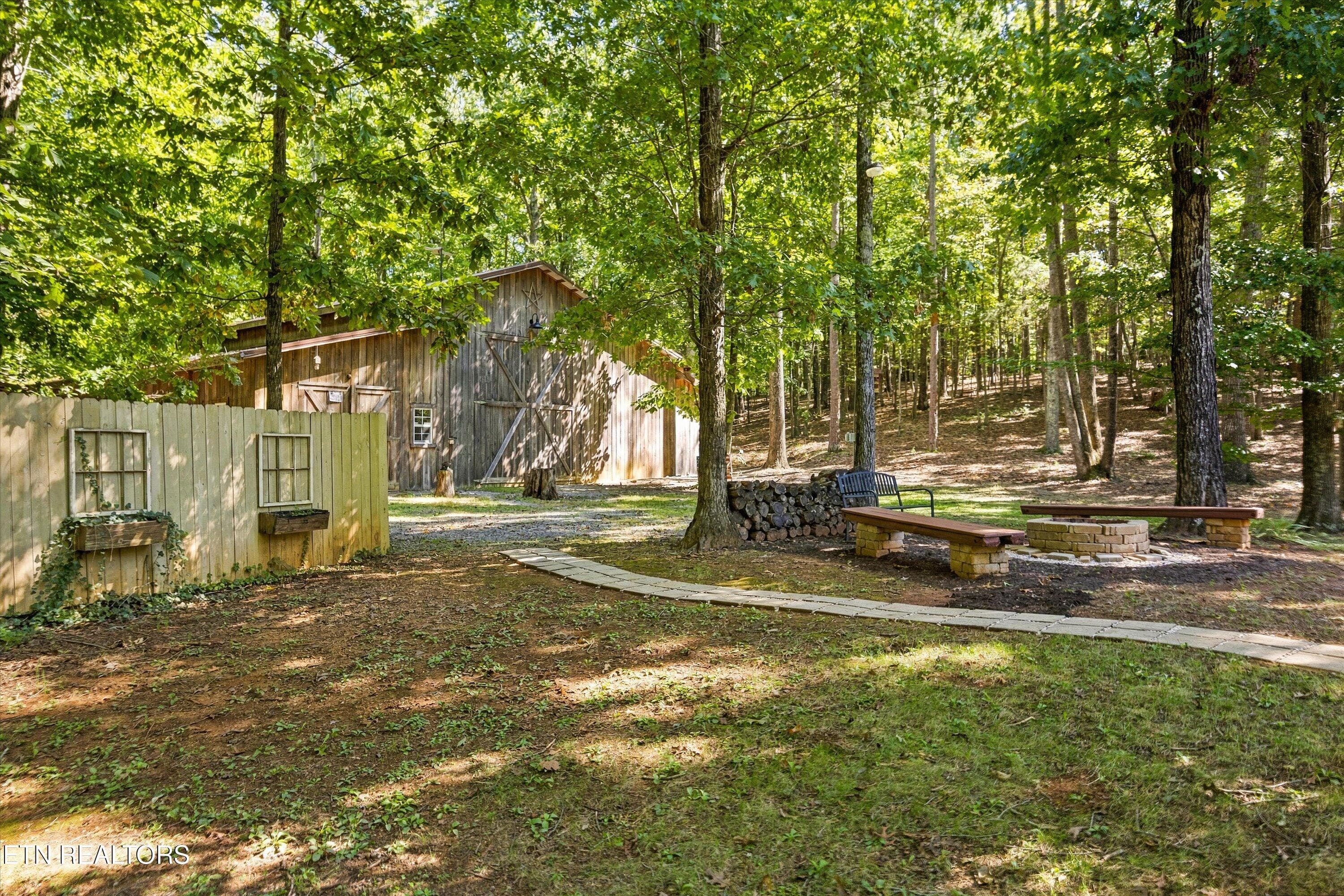 Now let's go check out the WOW Factor - 4350 Get Good Hollow Rd, Loudon, TN 37774, Loudon