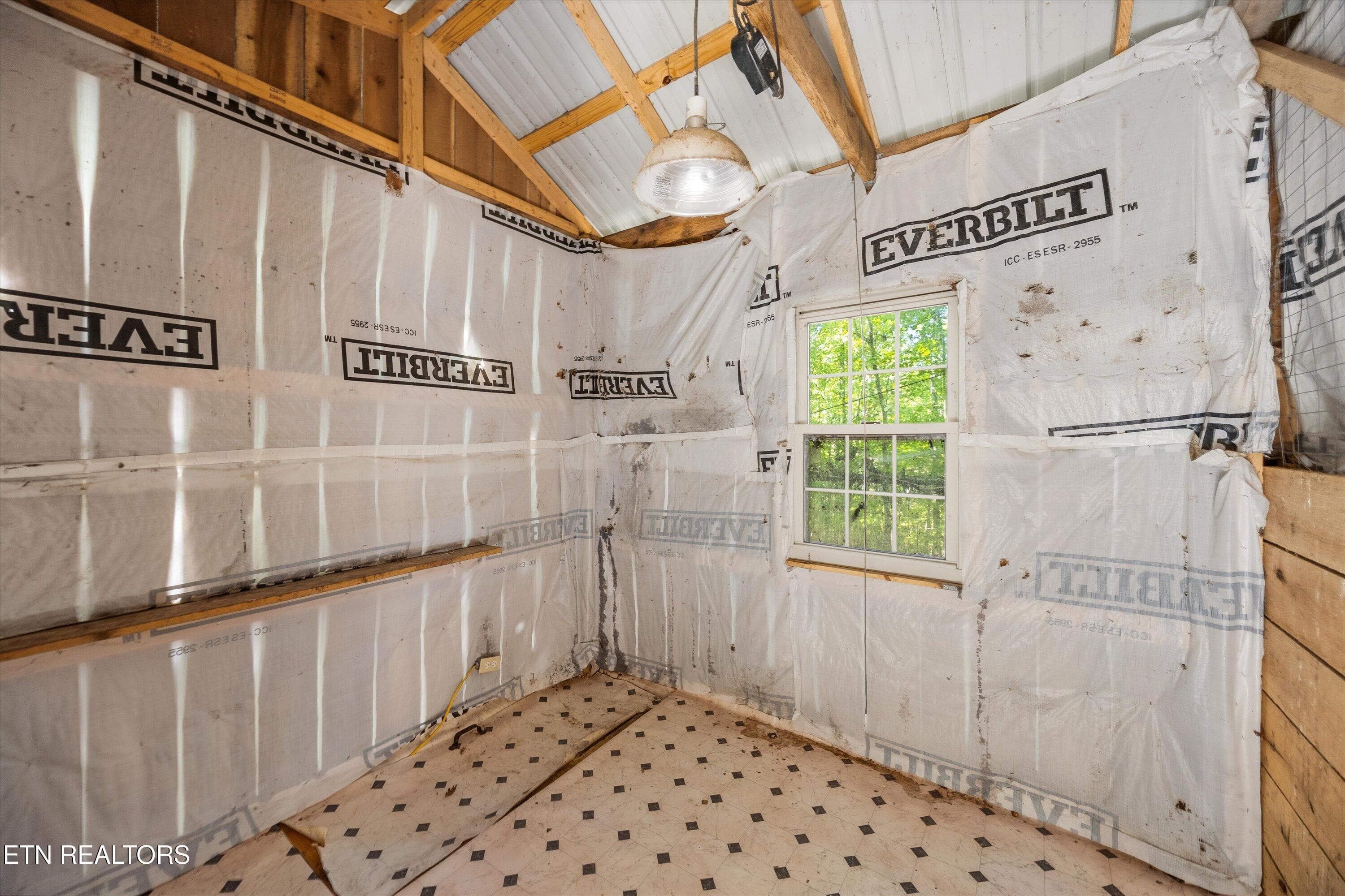Detached Outbuilding - 4350 Get Good Hollow Rd, Loudon, TN 37774, Loudon