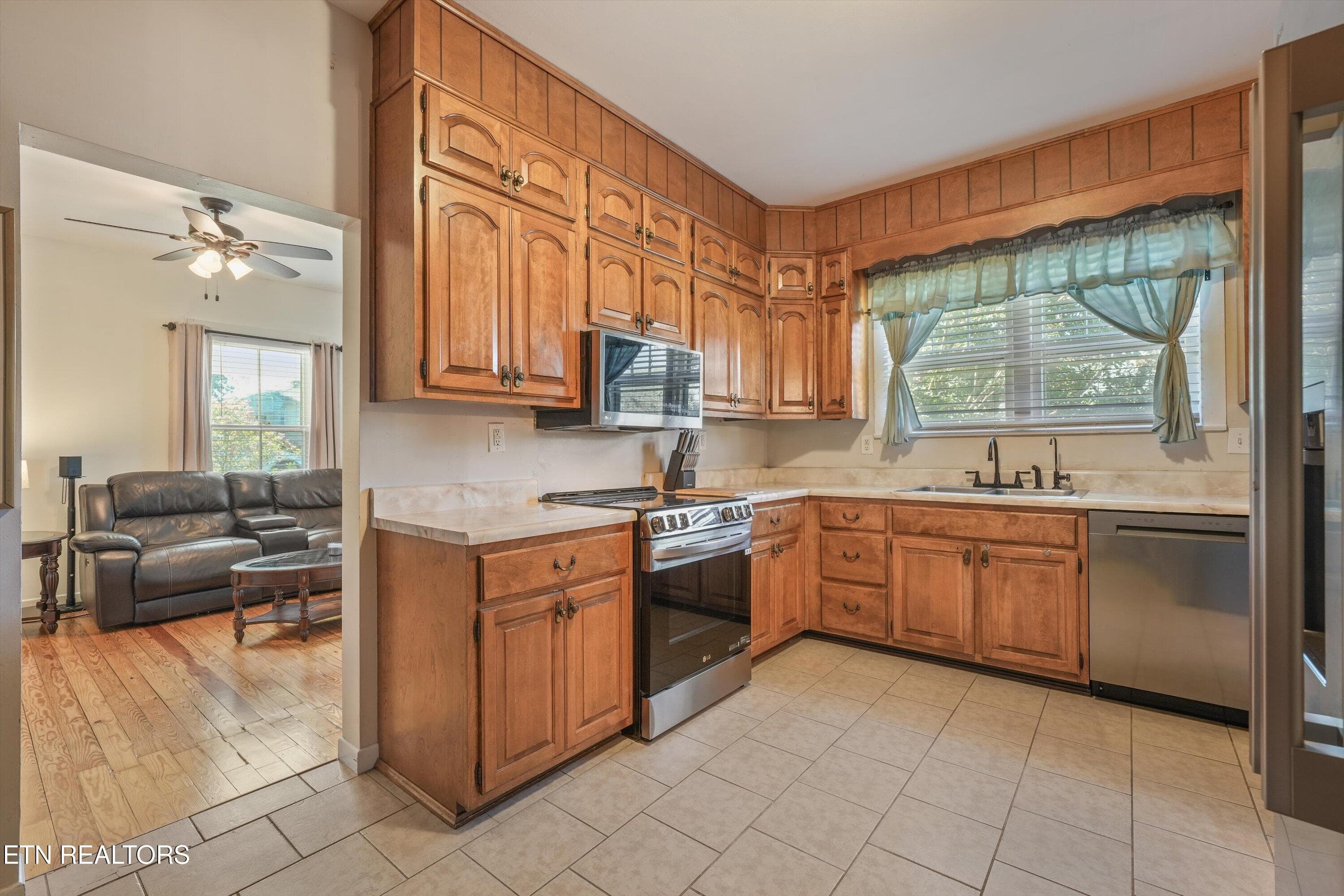 12-246 Glascock St16 - 246 Glascock St, Alcoa, TN 37701, Alcoa