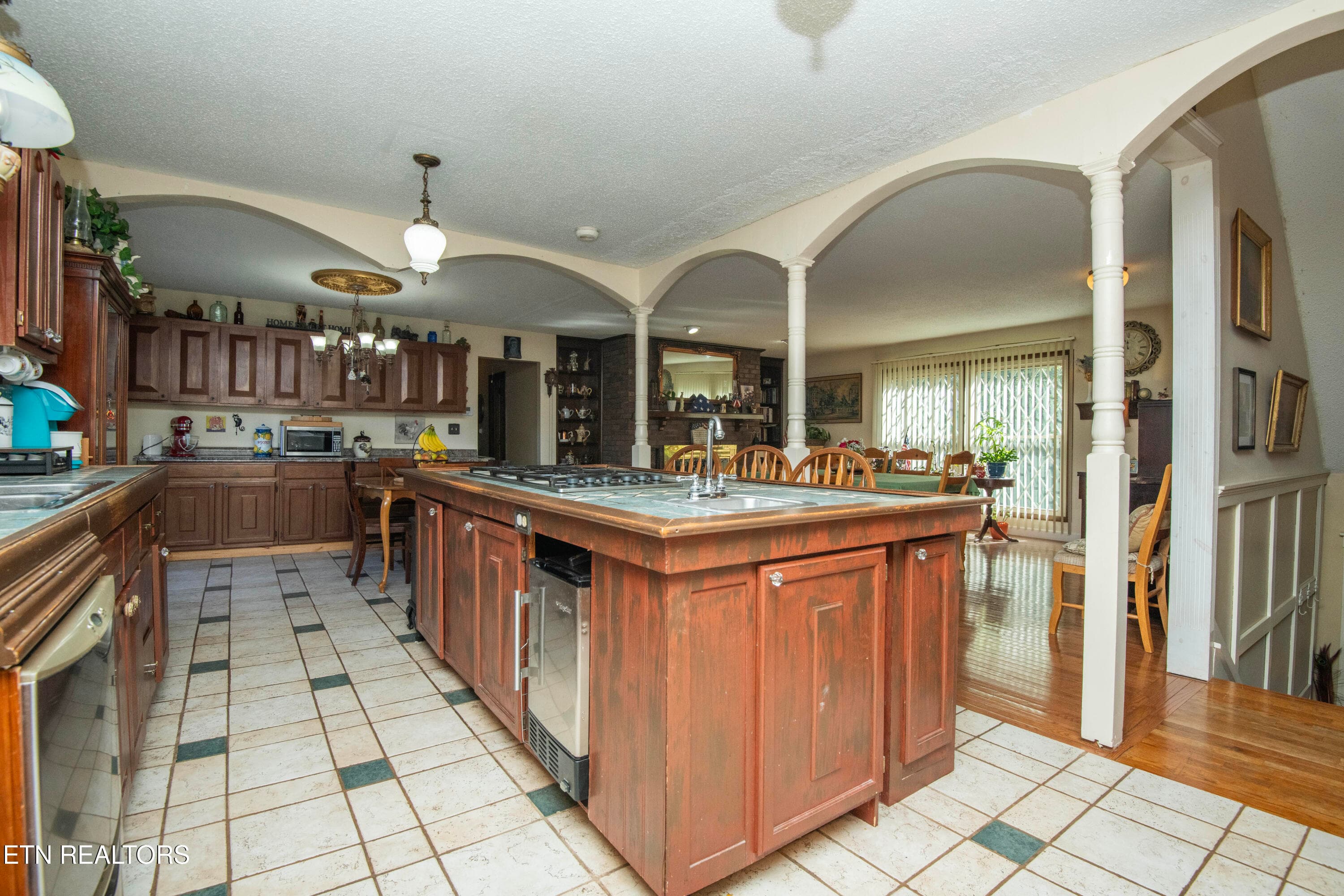 kitchen 4 - 155 Lakeview Circle, Clinton, TN 37716