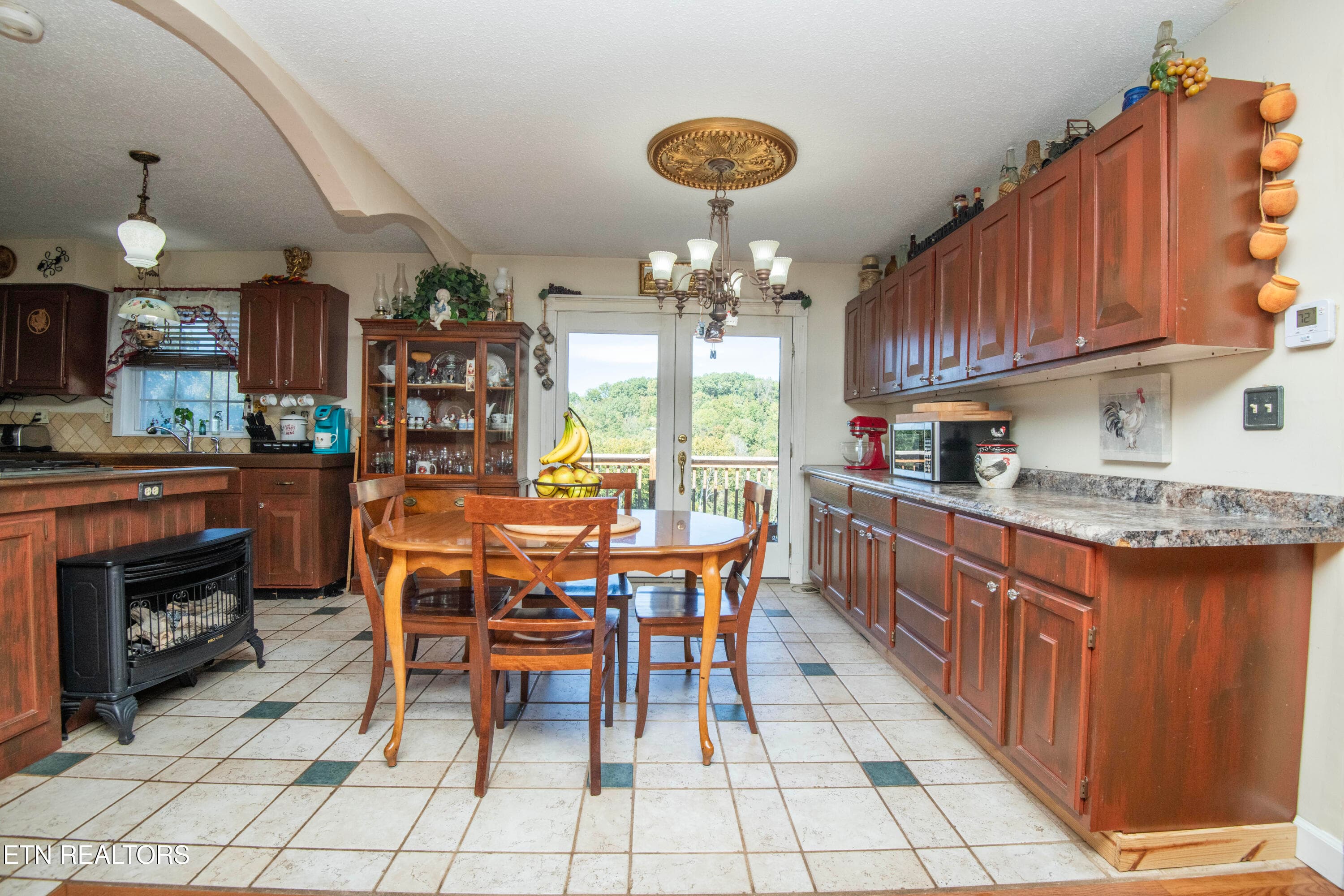 kitchen 11 - 155 Lakeview Circle, Clinton, TN 37716