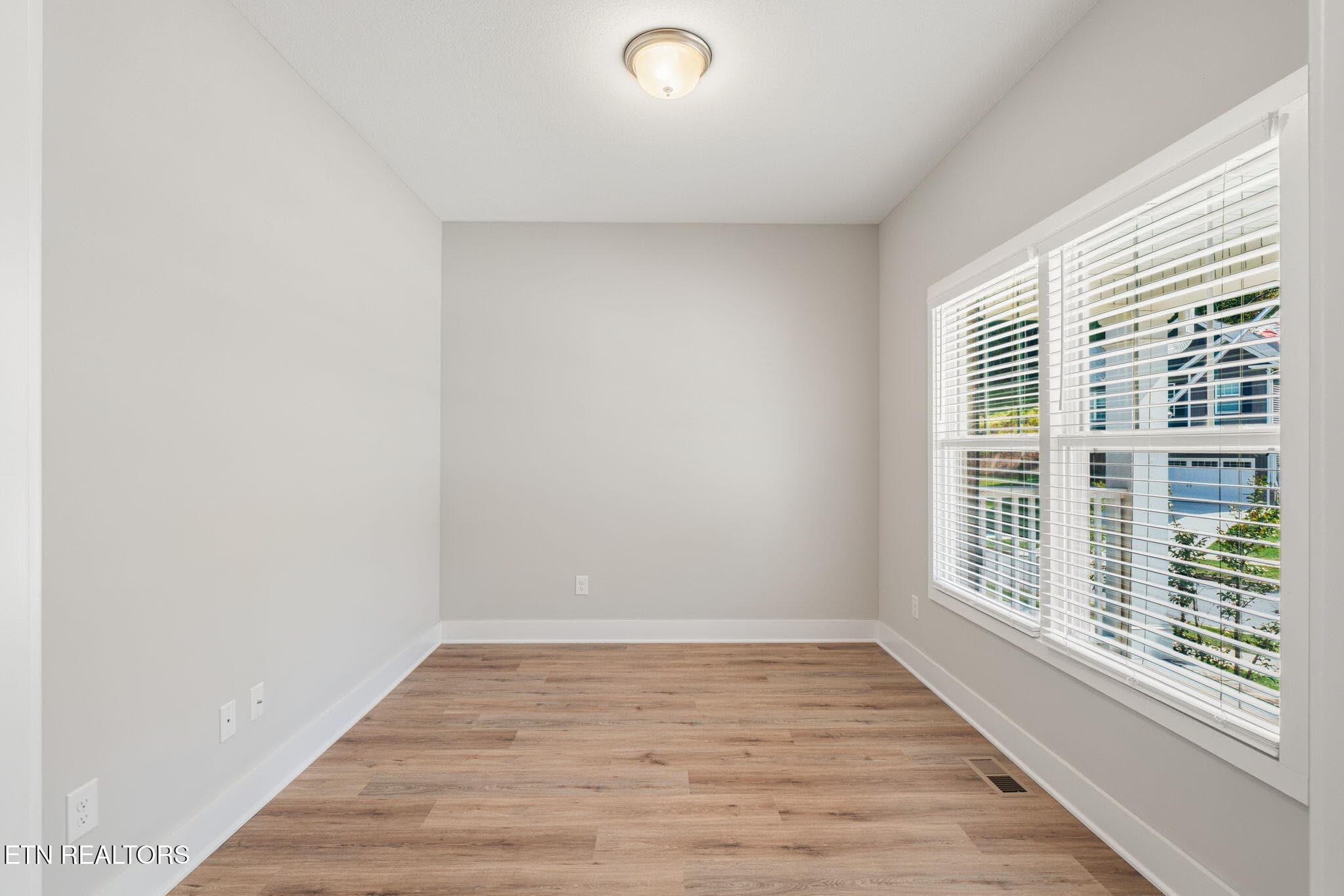 8-web-or-mls-112 Kingsberry Street-3 - 112 Kingberry St, Oak Ridge, TN 37830, Oak Ridge
