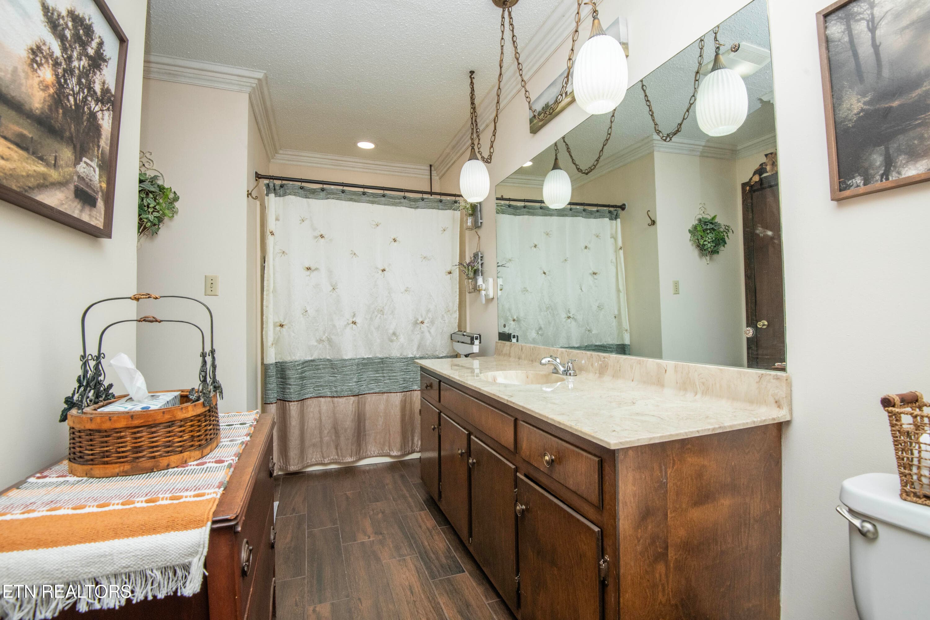 third bath 1 - 155 Lakeview Circle, Clinton, TN 37716