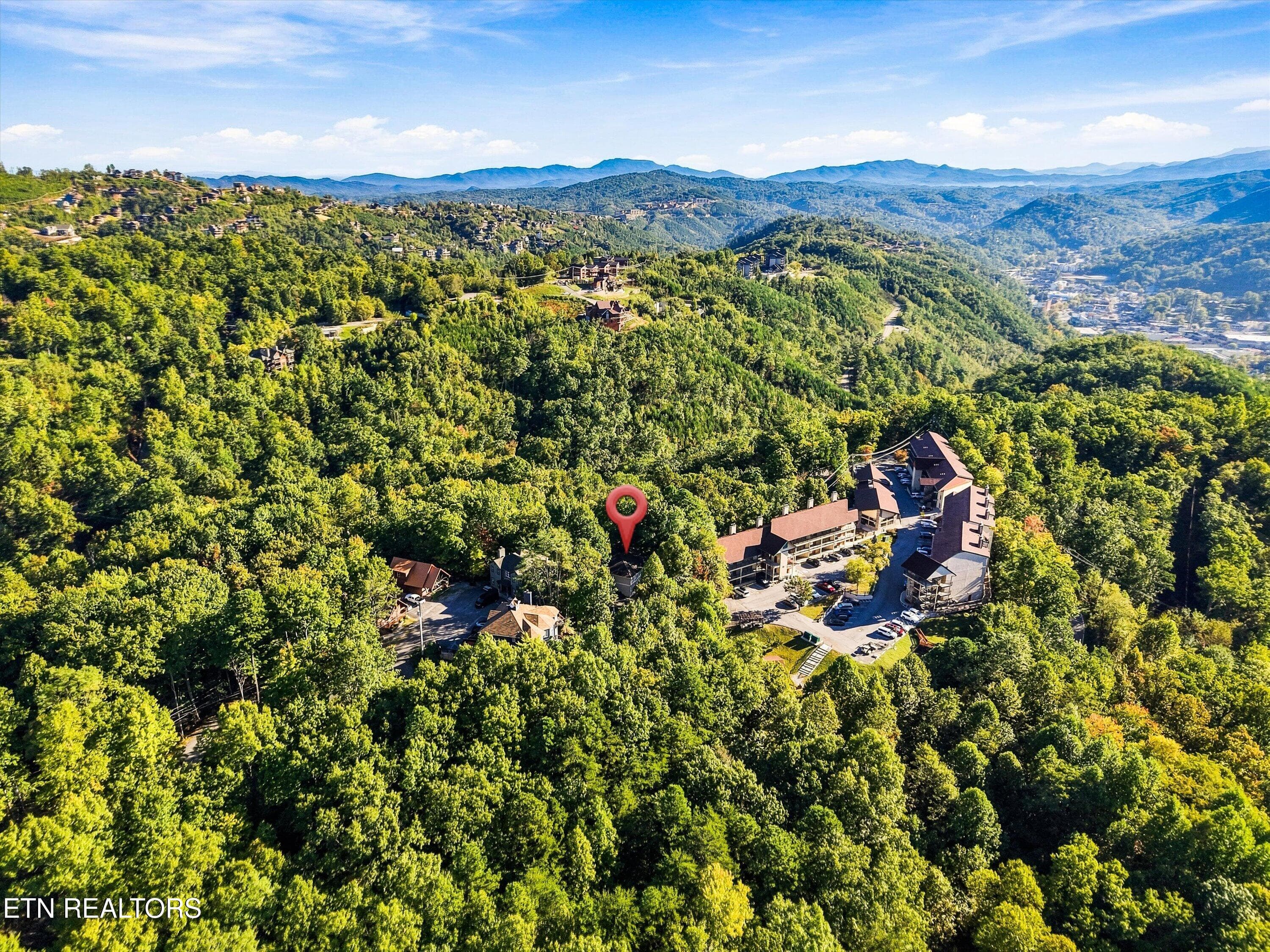 53-838 Holly Branch Rd53 - 838 Holly Branch Rd, Gatlinburg, TN 37738, Gatlinburg