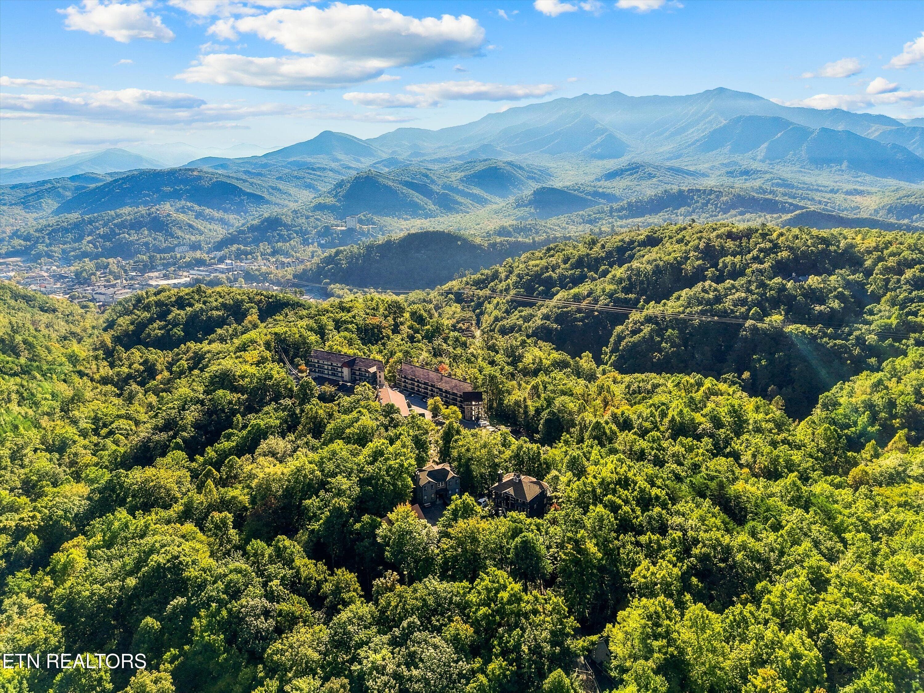 54-838 Holly Branch Rd54 - 838 Holly Branch Rd, Gatlinburg, TN 37738, Gatlinburg