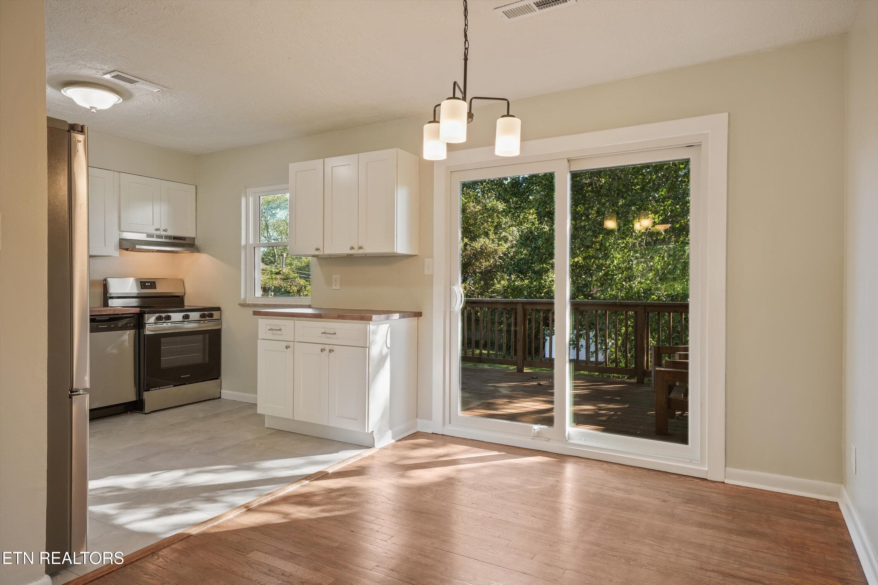 Natural-light in Kitchen-Dining - 712 Owl Hollow Rd, Knoxville, TN 37923, Knoxville