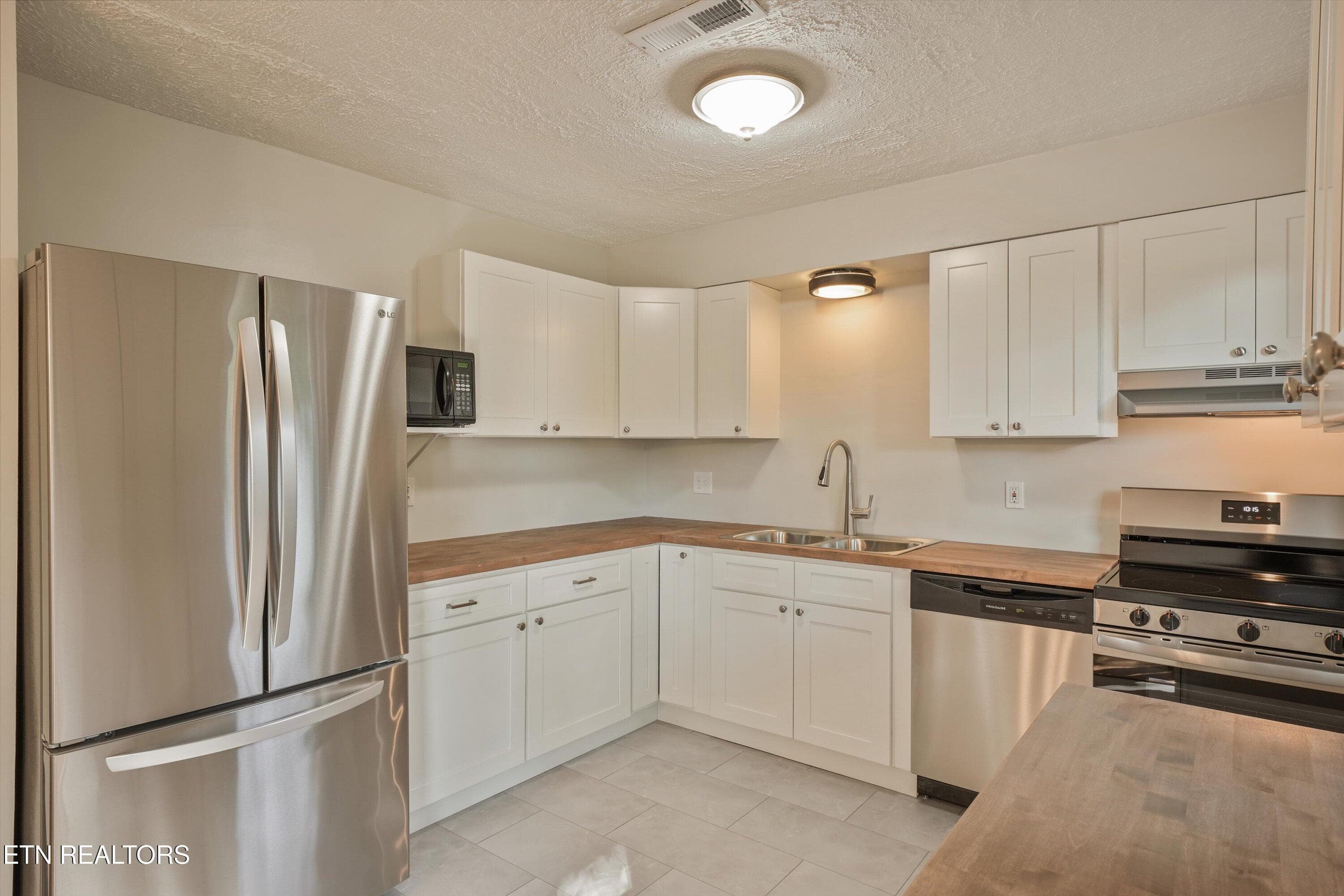 Brand New Modern Kitchen - 712 Owl Hollow Rd, Knoxville, TN 37923, Knoxville