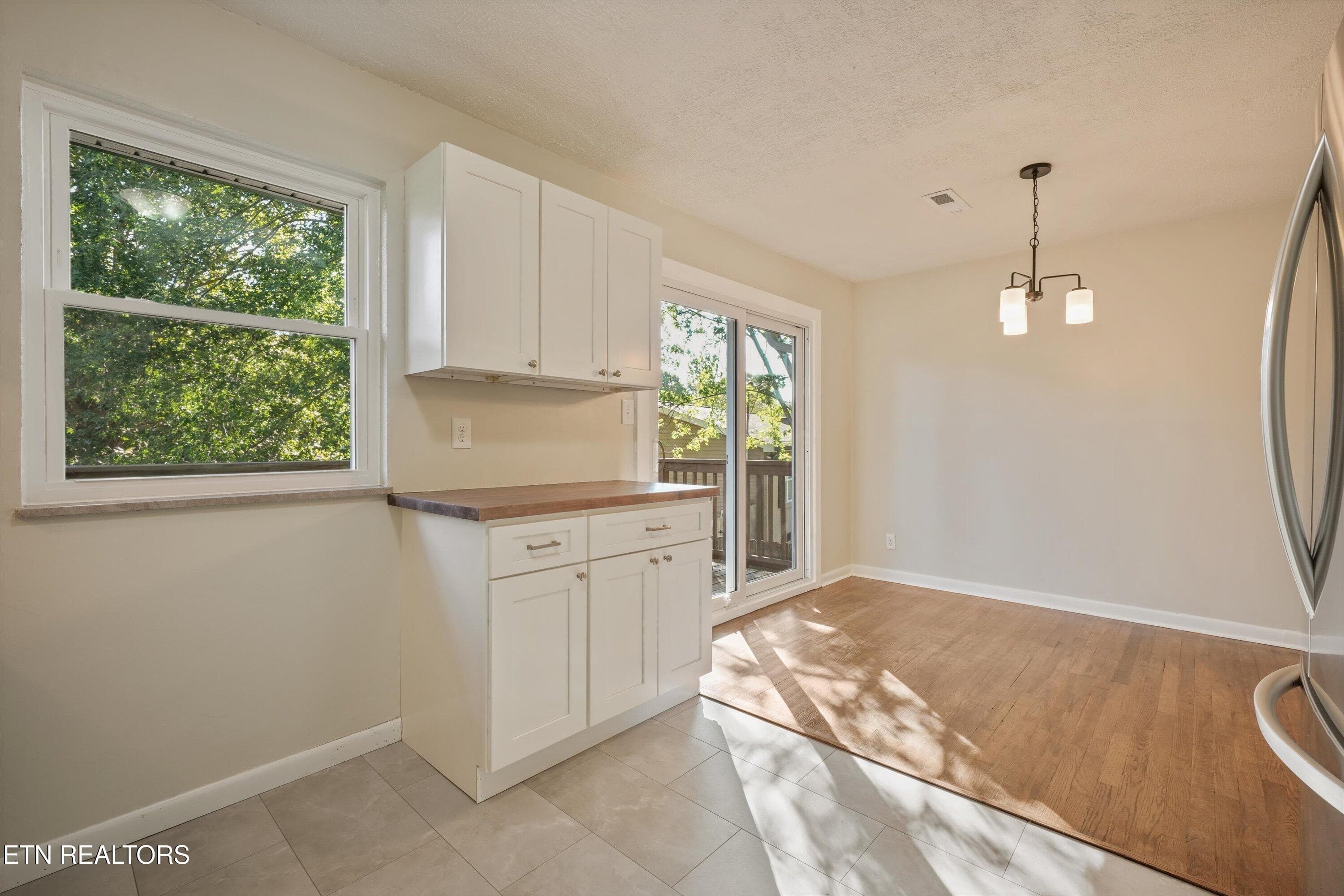 New Windows Throughout - 712 Owl Hollow Rd, Knoxville, TN 37923, Knoxville