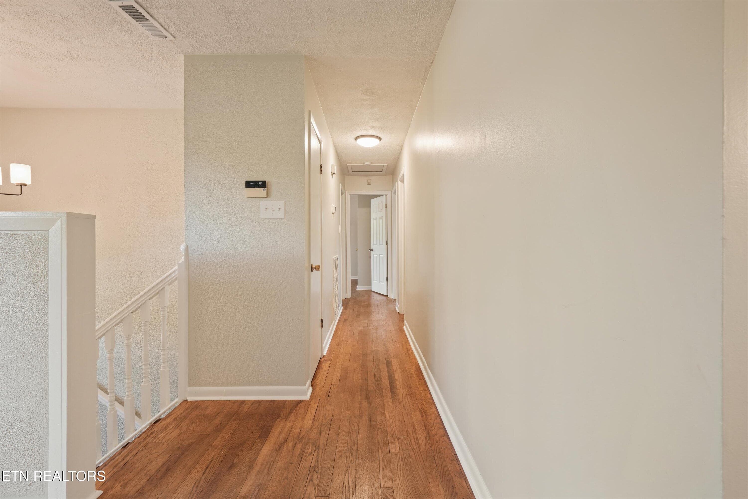 Hardwood Flooring Throughout - 712 Owl Hollow Rd, Knoxville, TN 37923, Knoxville