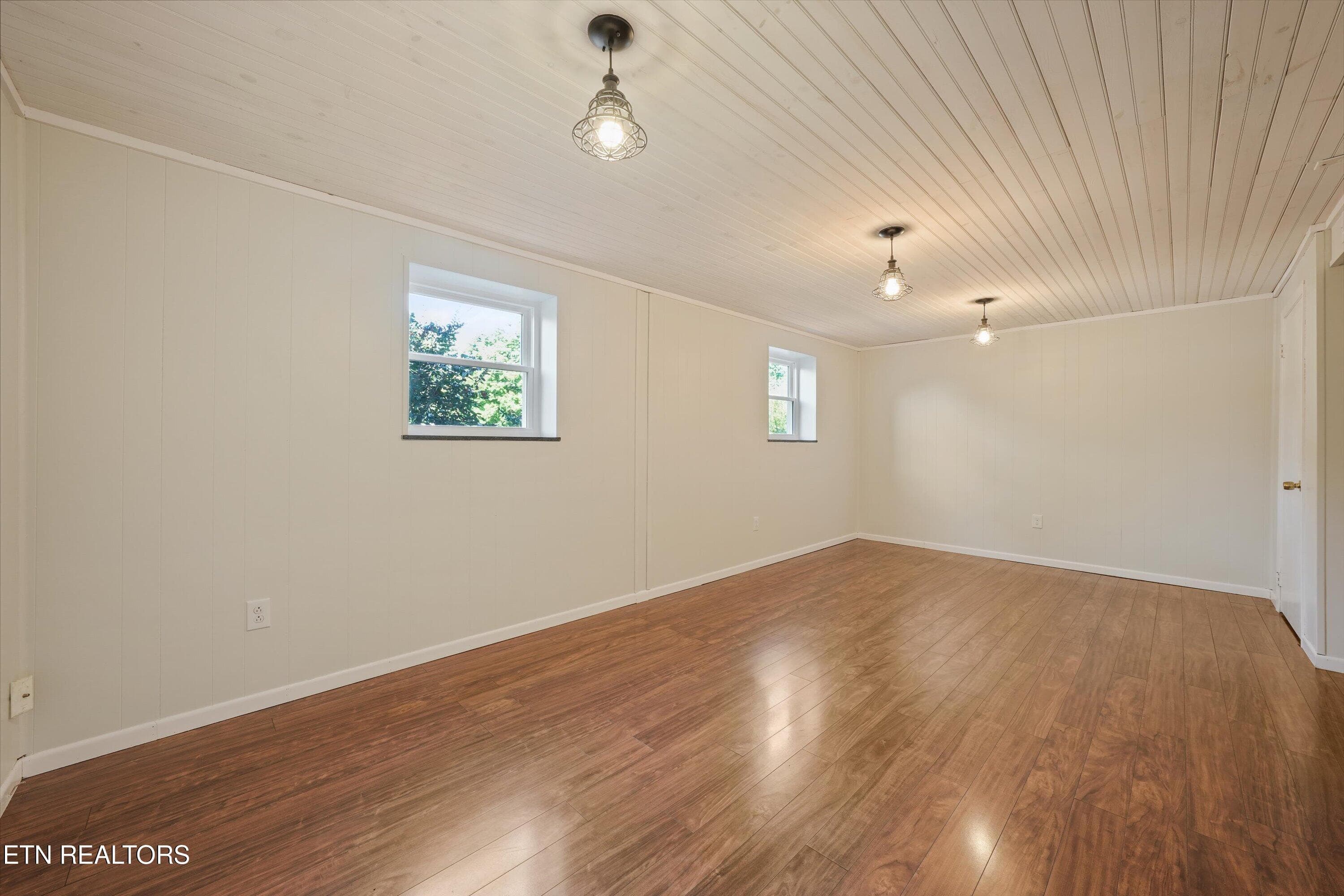 Primary Bedroom on Lower Level - 712 Owl Hollow Rd, Knoxville, TN 37923, Knoxville