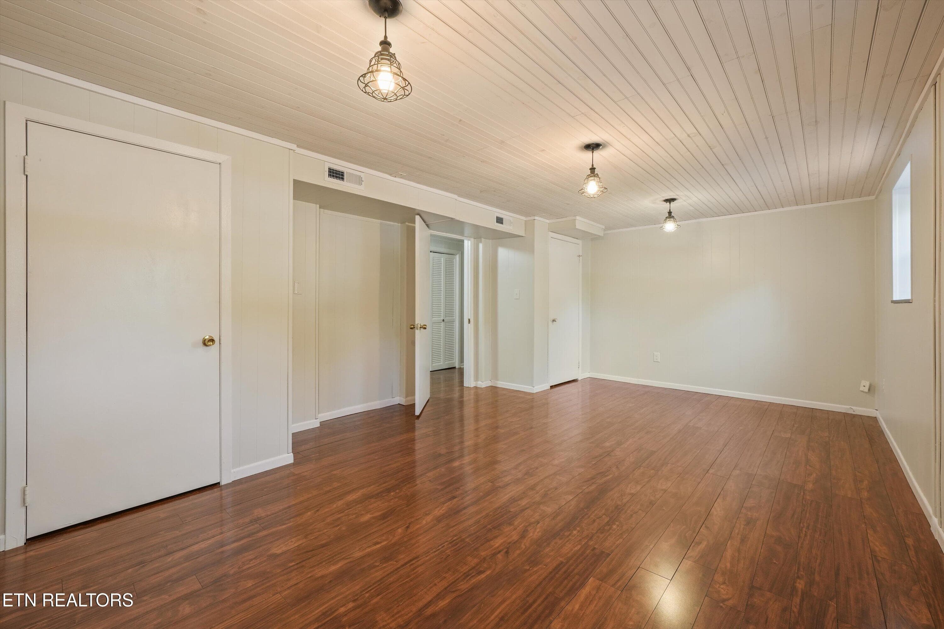 Primary Bedroom on Lower Level - 712 Owl Hollow Rd, Knoxville, TN 37923, Knoxville