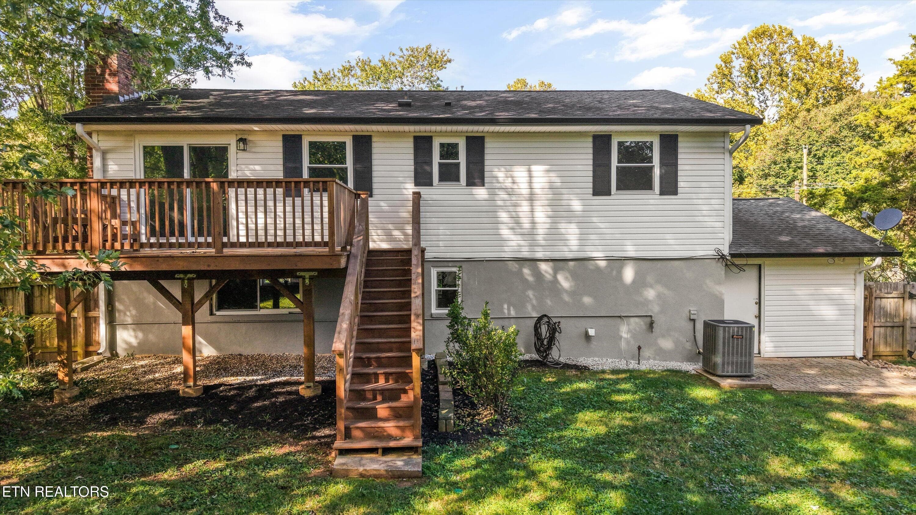 Rear Exterior - 712 Owl Hollow Rd, Knoxville, TN 37923, Knoxville