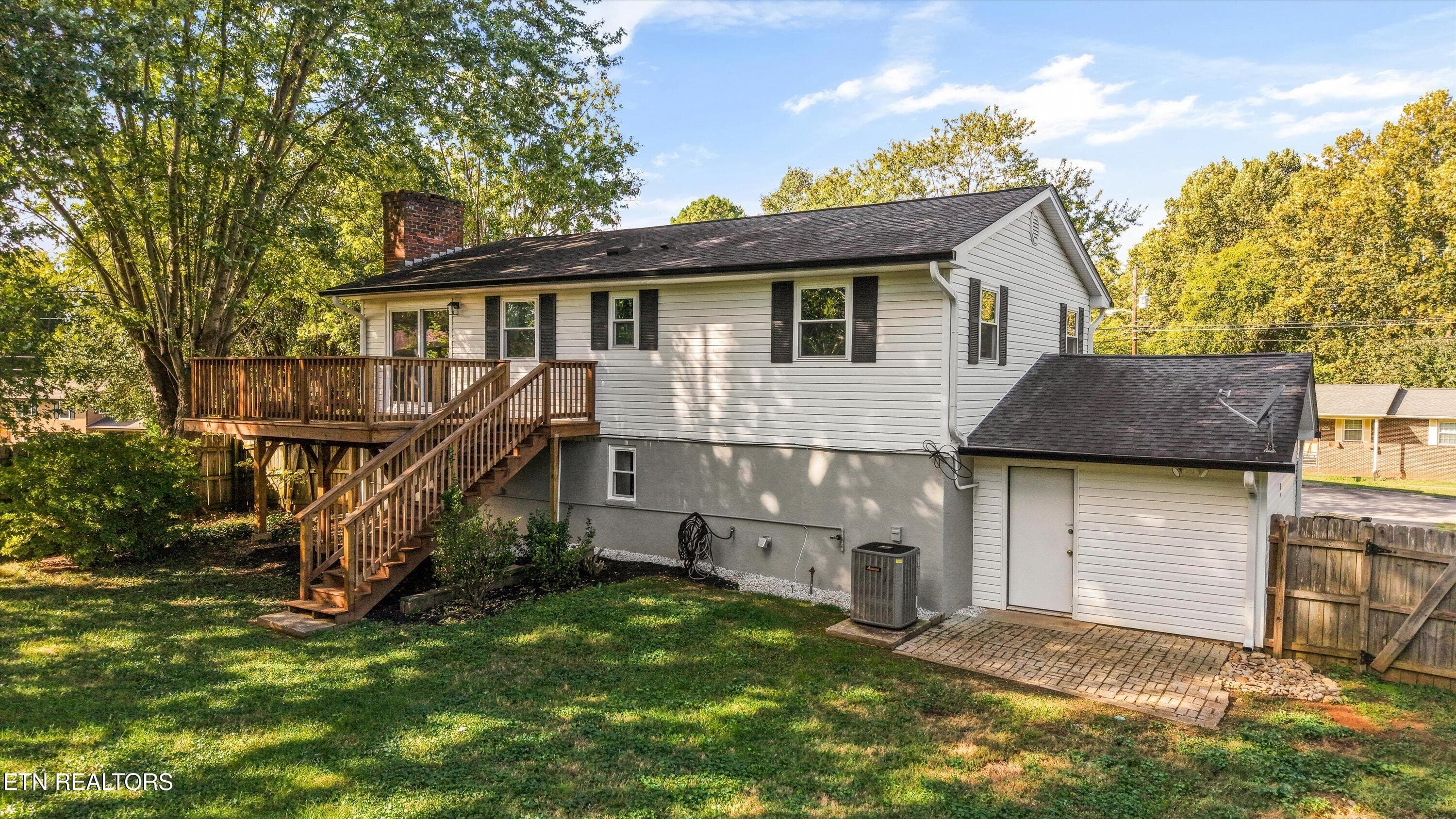 Convenient West Knoxville Location - 712 Owl Hollow Rd, Knoxville, TN 37923, Knoxville