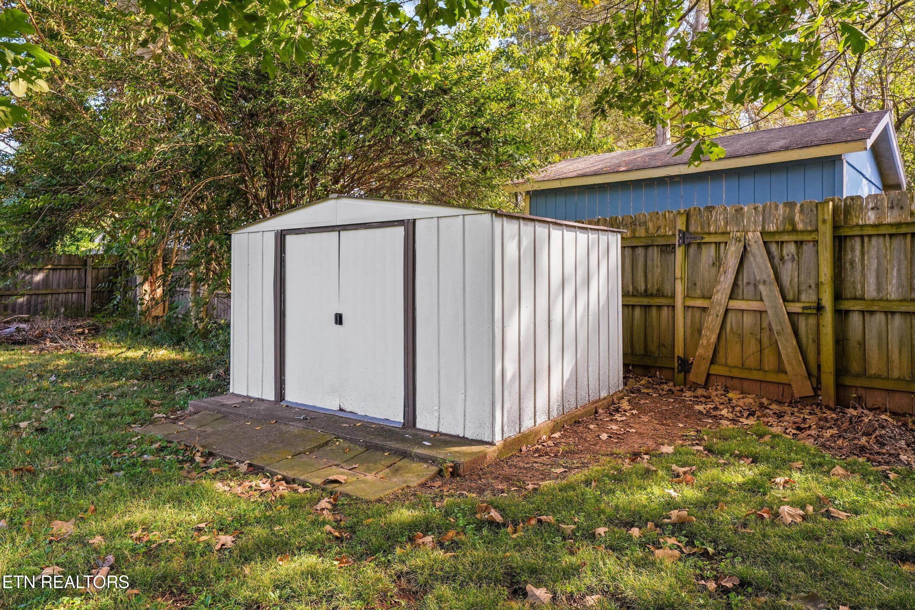 Large Storage Shed - 712 Owl Hollow Rd, Knoxville, TN 37923, Knoxville