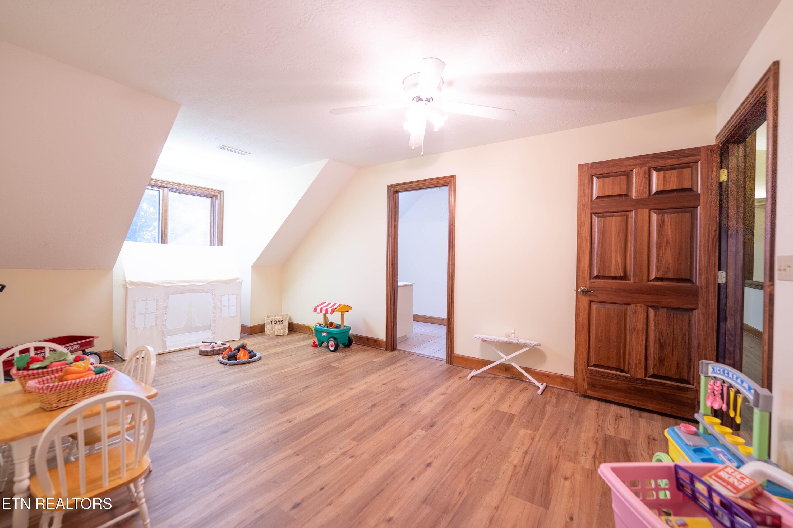 Upper-Level Third Bedroom - 306 Teague Lane, Sevierville, TN 37862, Sevierville