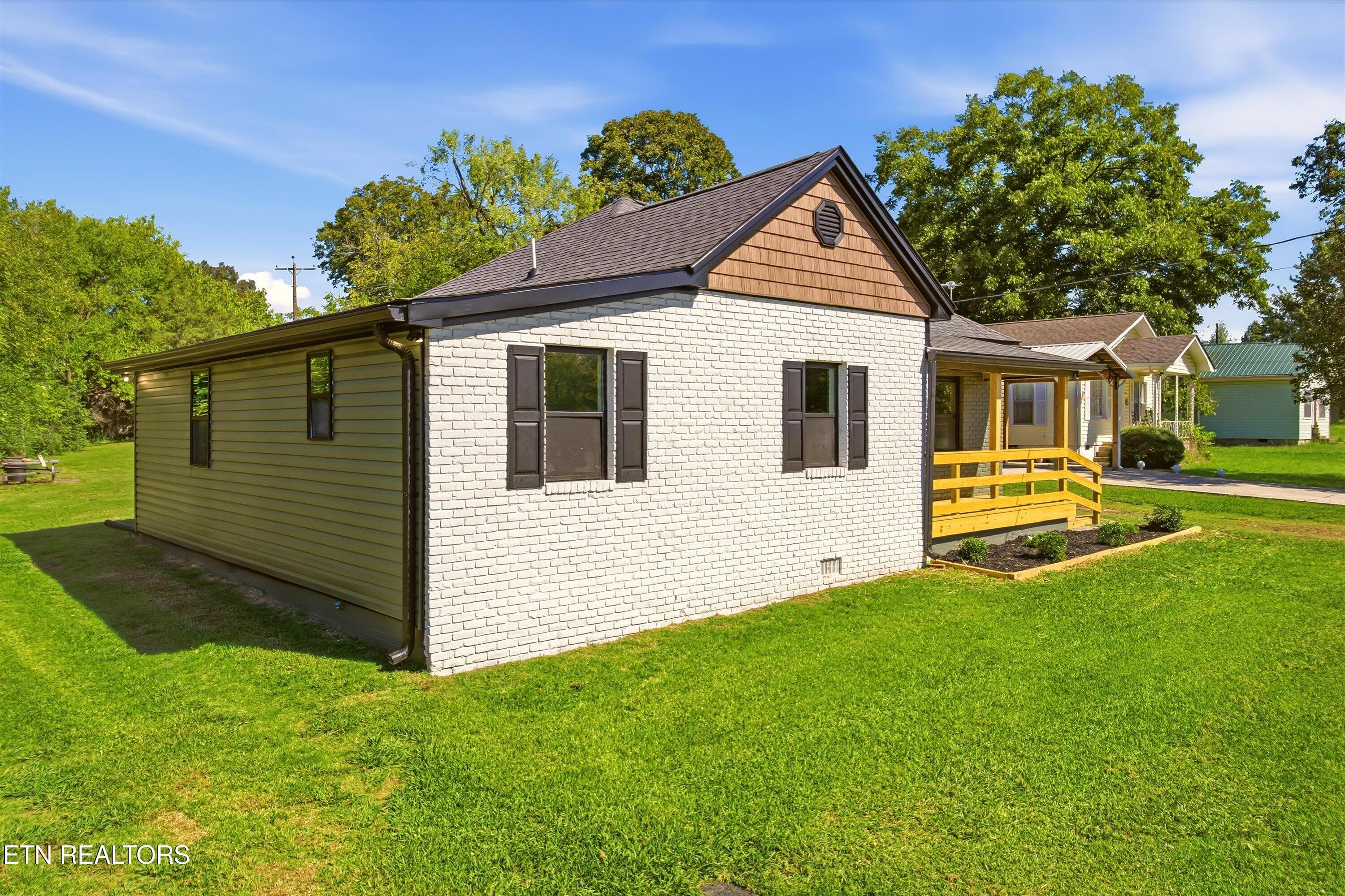 03-1100 8th St-3 - 1100 8th St, Etowah, TN 37331, Etowah
