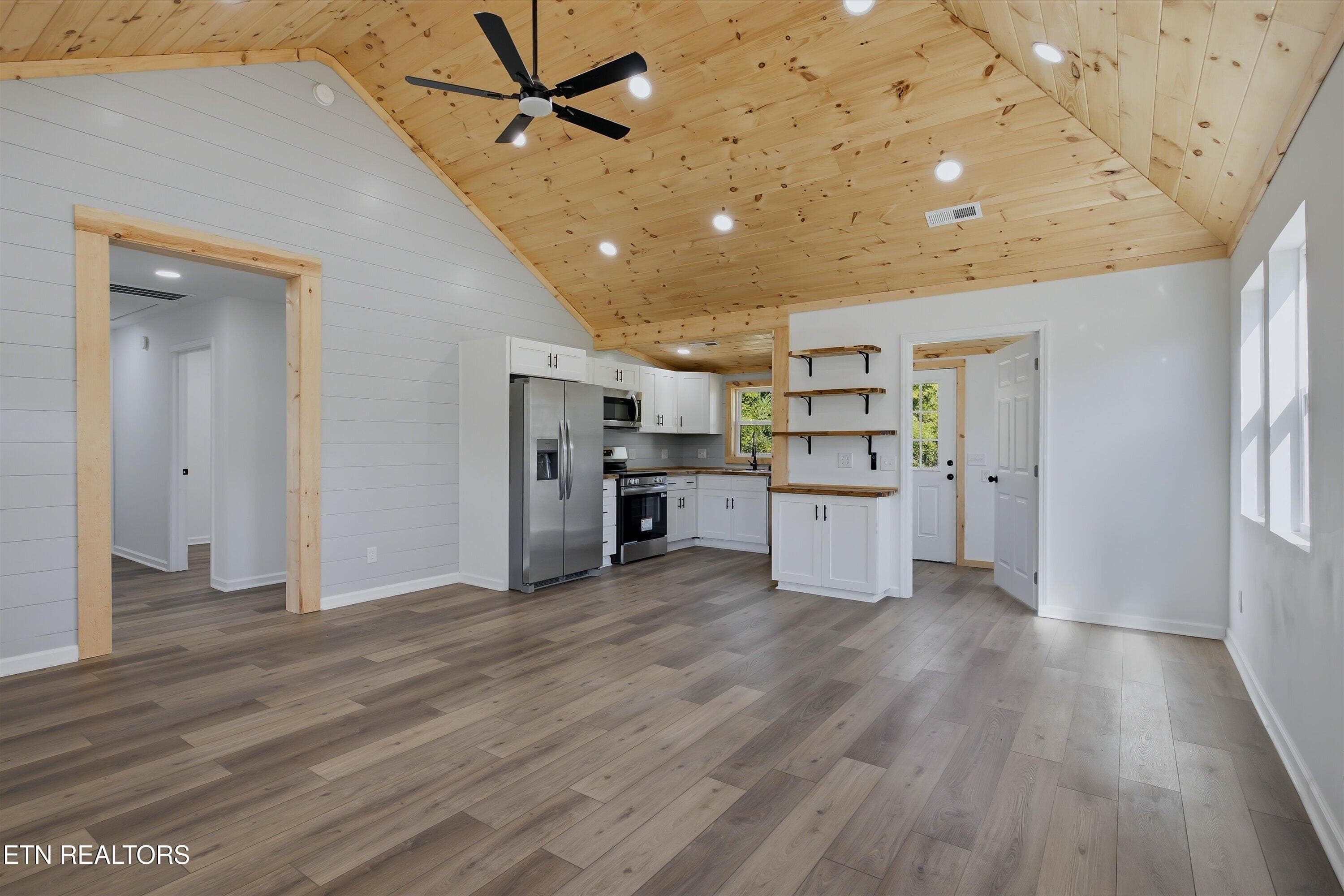 06-1100 8th St-6 - 1100 8th St, Etowah, TN 37331, Etowah