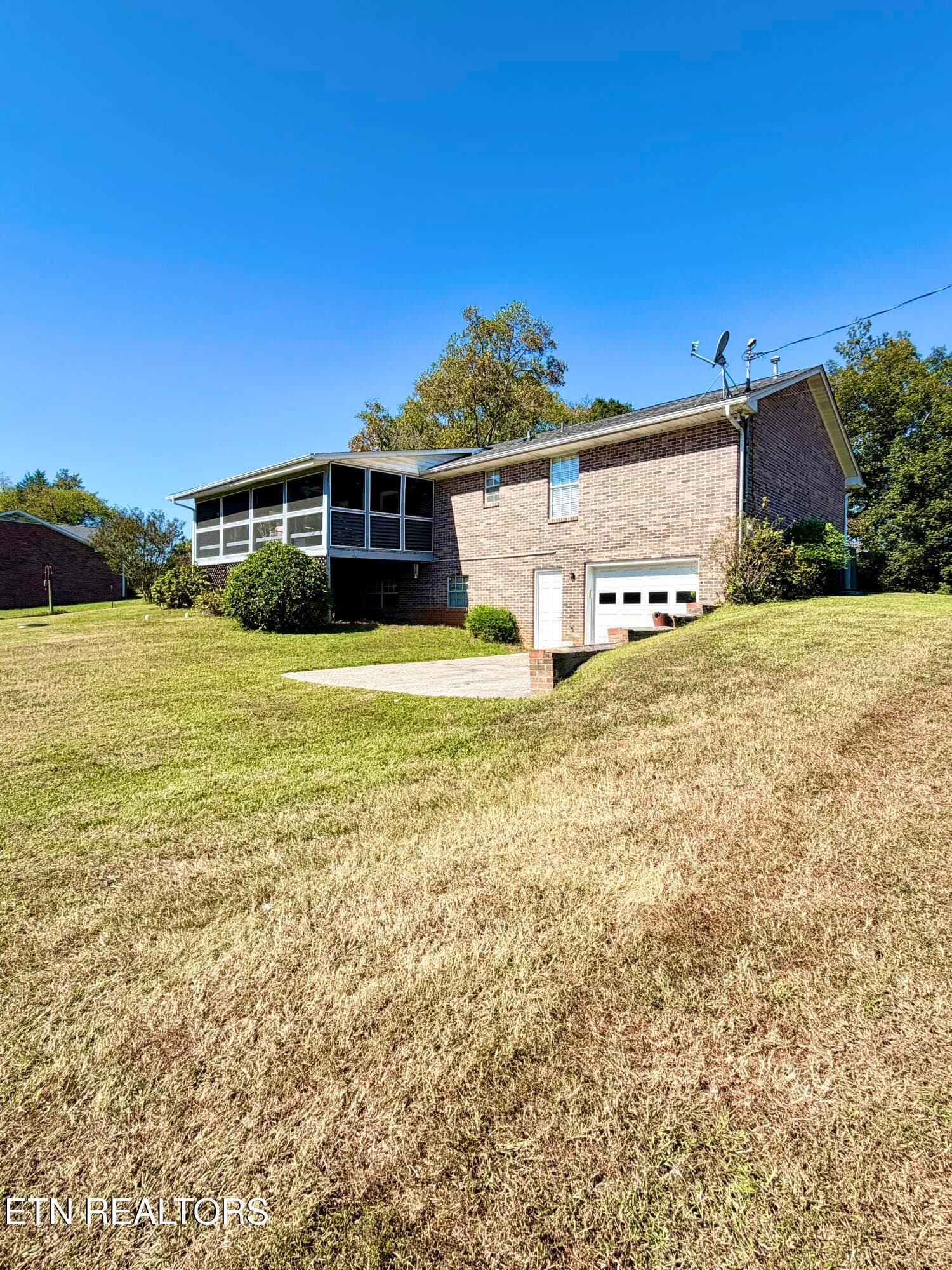 IMG_5939 - 1922 N Charles G Seivers Blvd, Clinton, TN 37716, Clinton